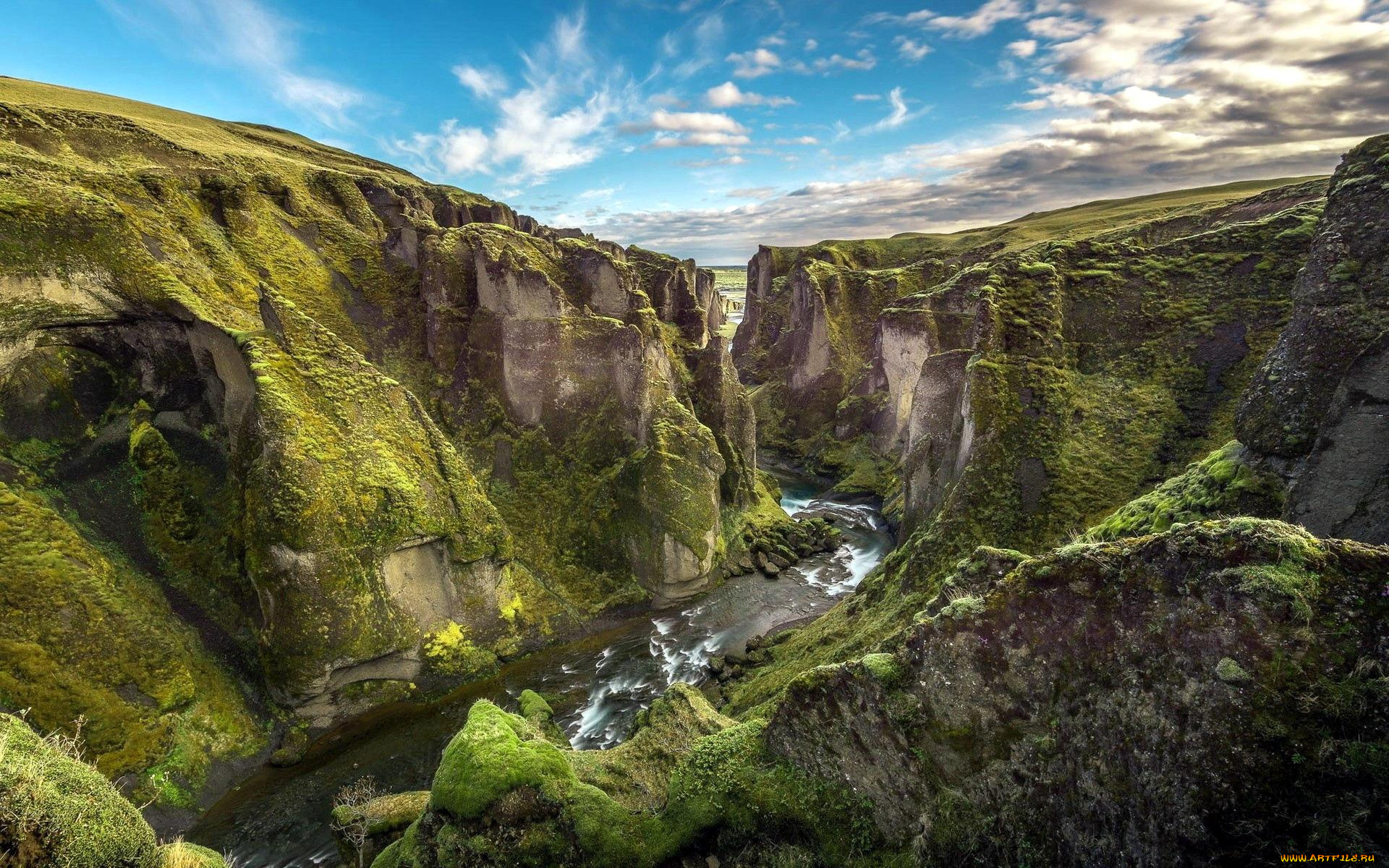 природа, горы, облака, ущелье, мох, река, небо, скалы