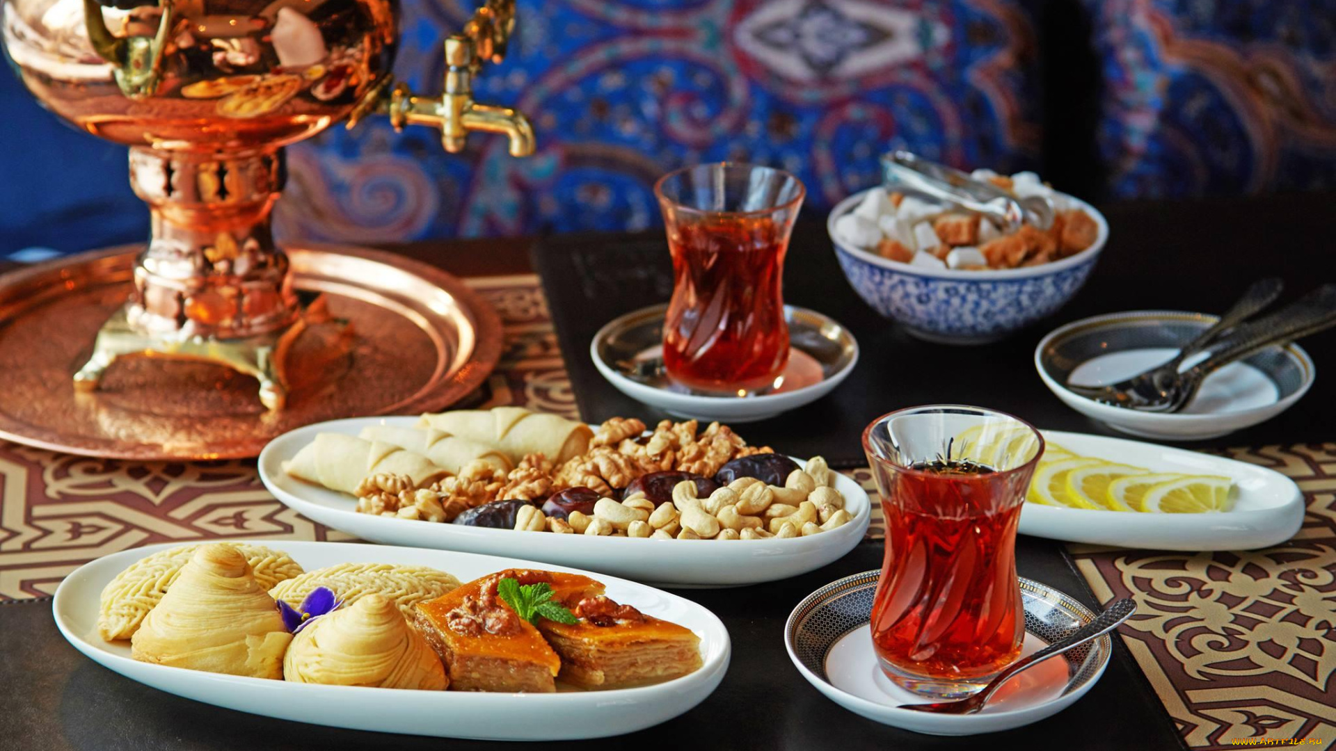 еда, напитки, , Чай, сладости, пахлава, орехи, чай