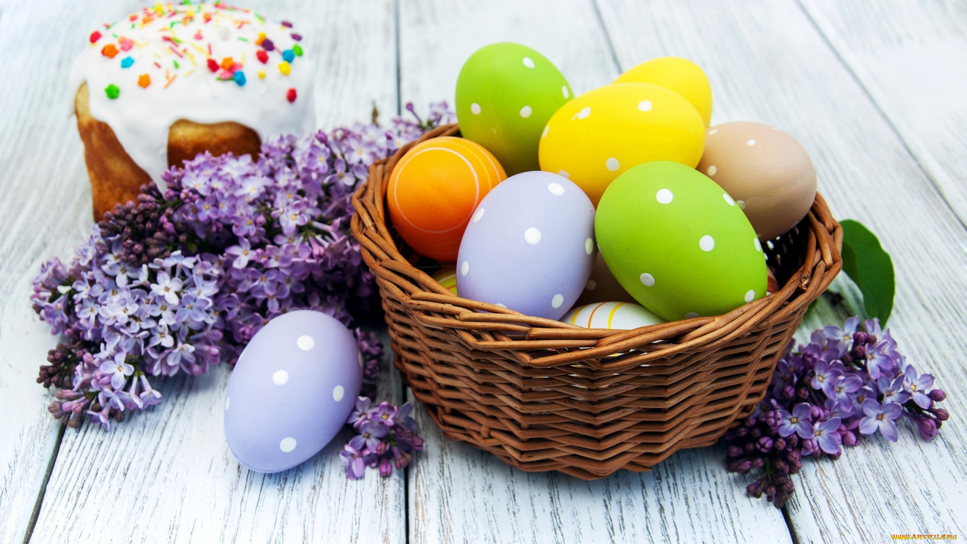 праздничные, пасха, писанки, кулич, сирень