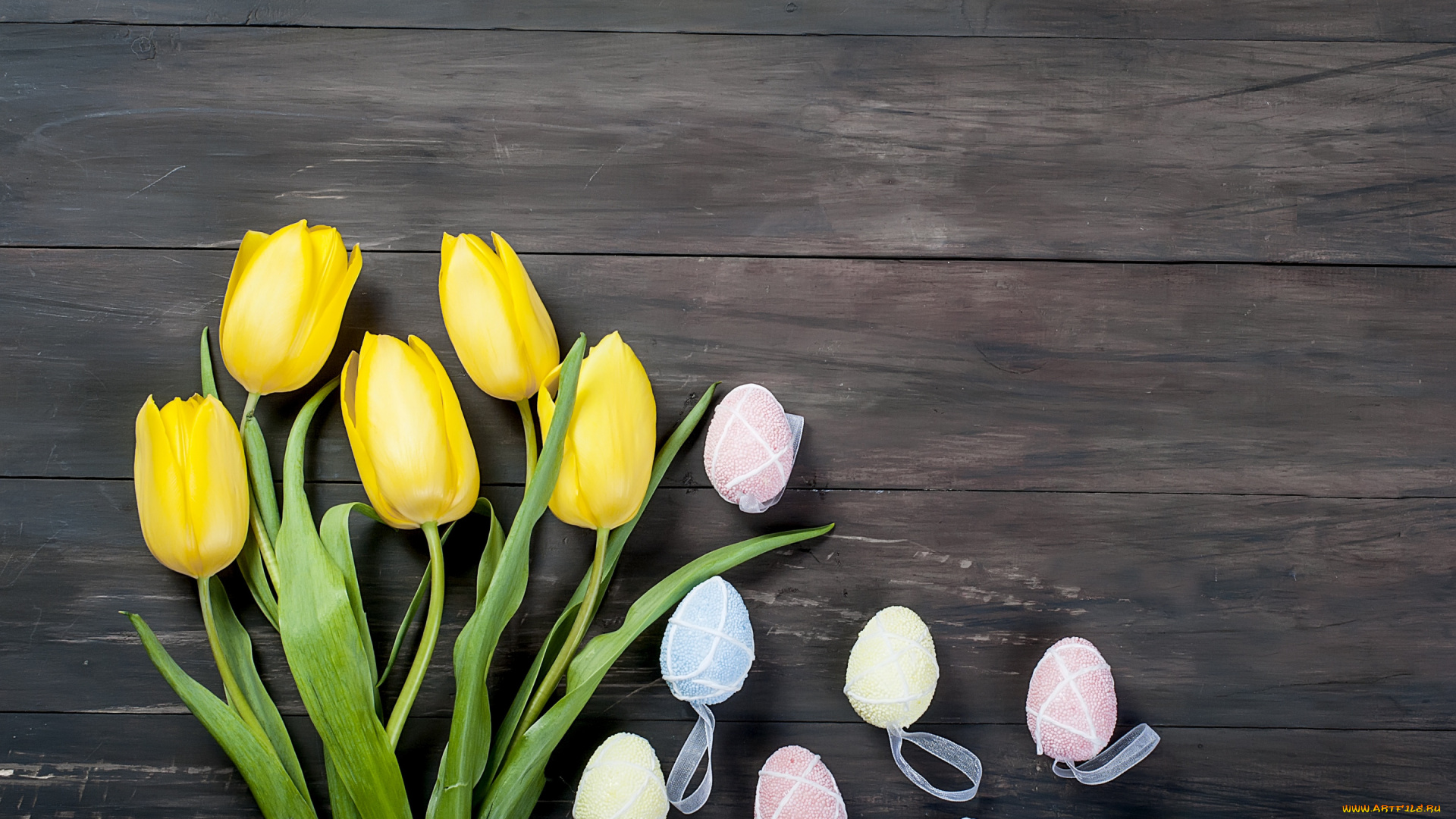 праздничные, пасха, цветы, яйца, букет, тюльпаны, happy, yellow, wood, flowers, tulips, easter, eggs, decoration