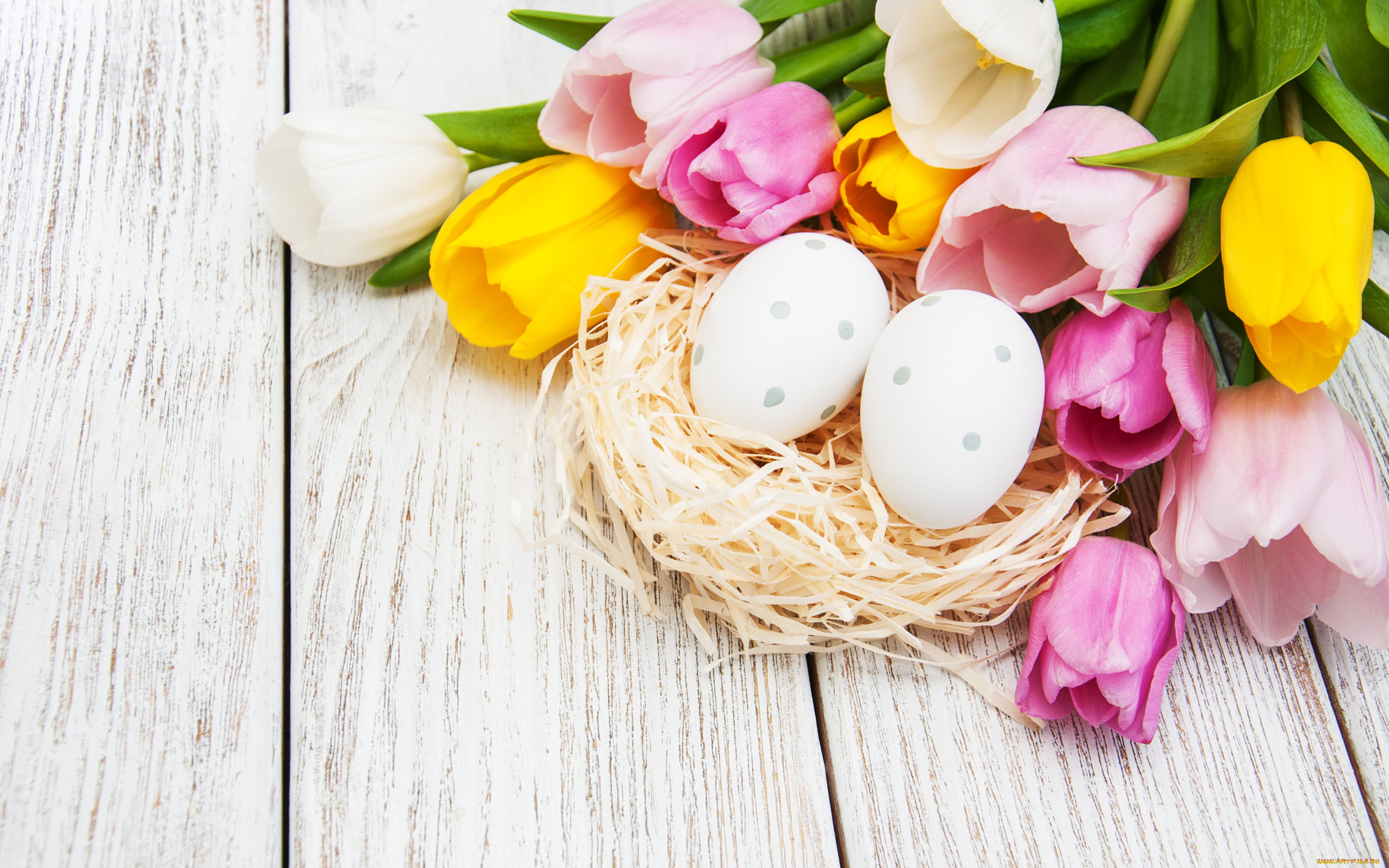 праздничные, пасха, цветы, яйца, colorful, тюльпаны, happy, wood, pink, flowers, tulips, easter, purple, eggs, decoration