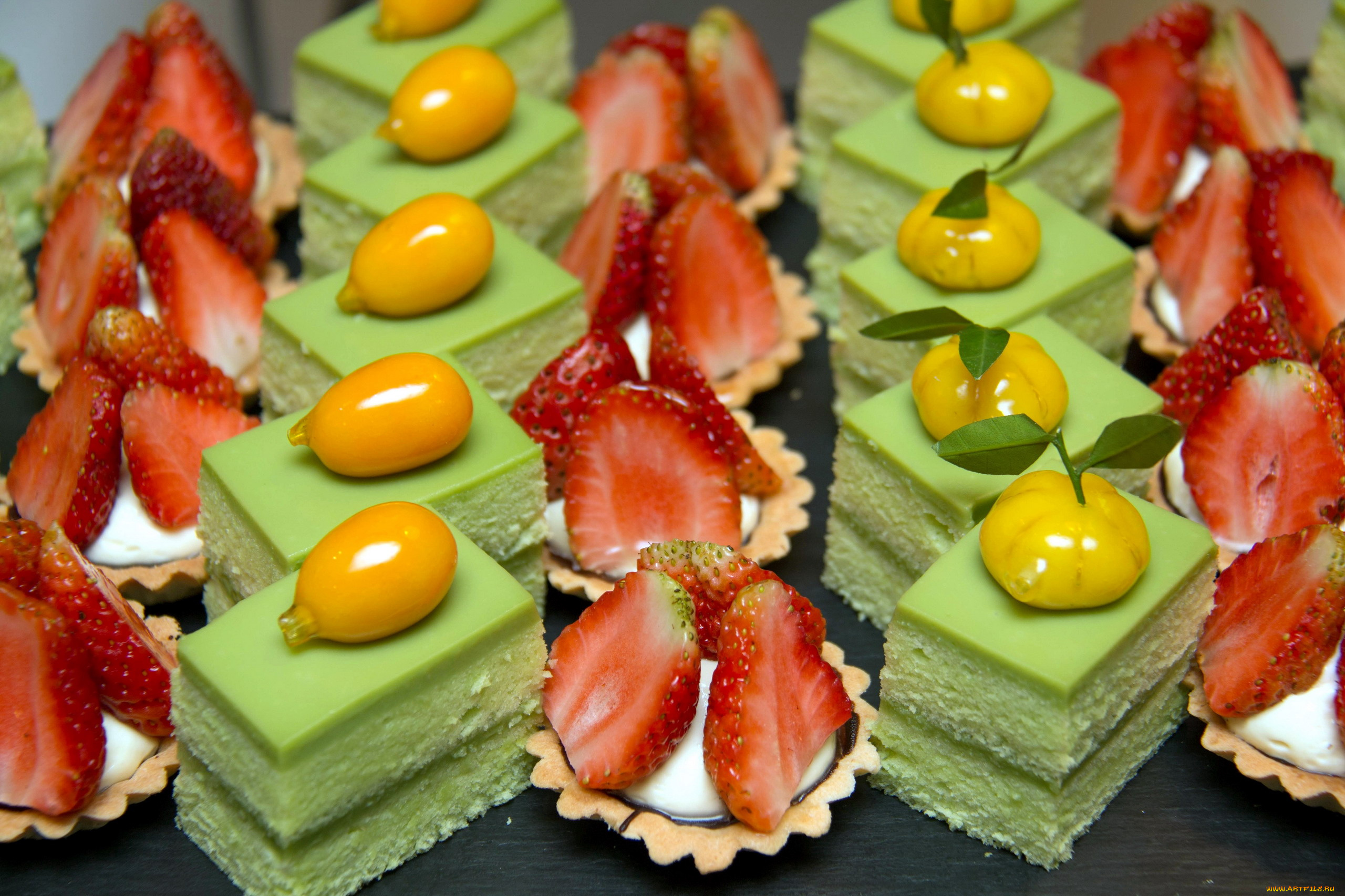 еда, пирожные, , кексы, , печенье, лакомство, ассорти, клубника