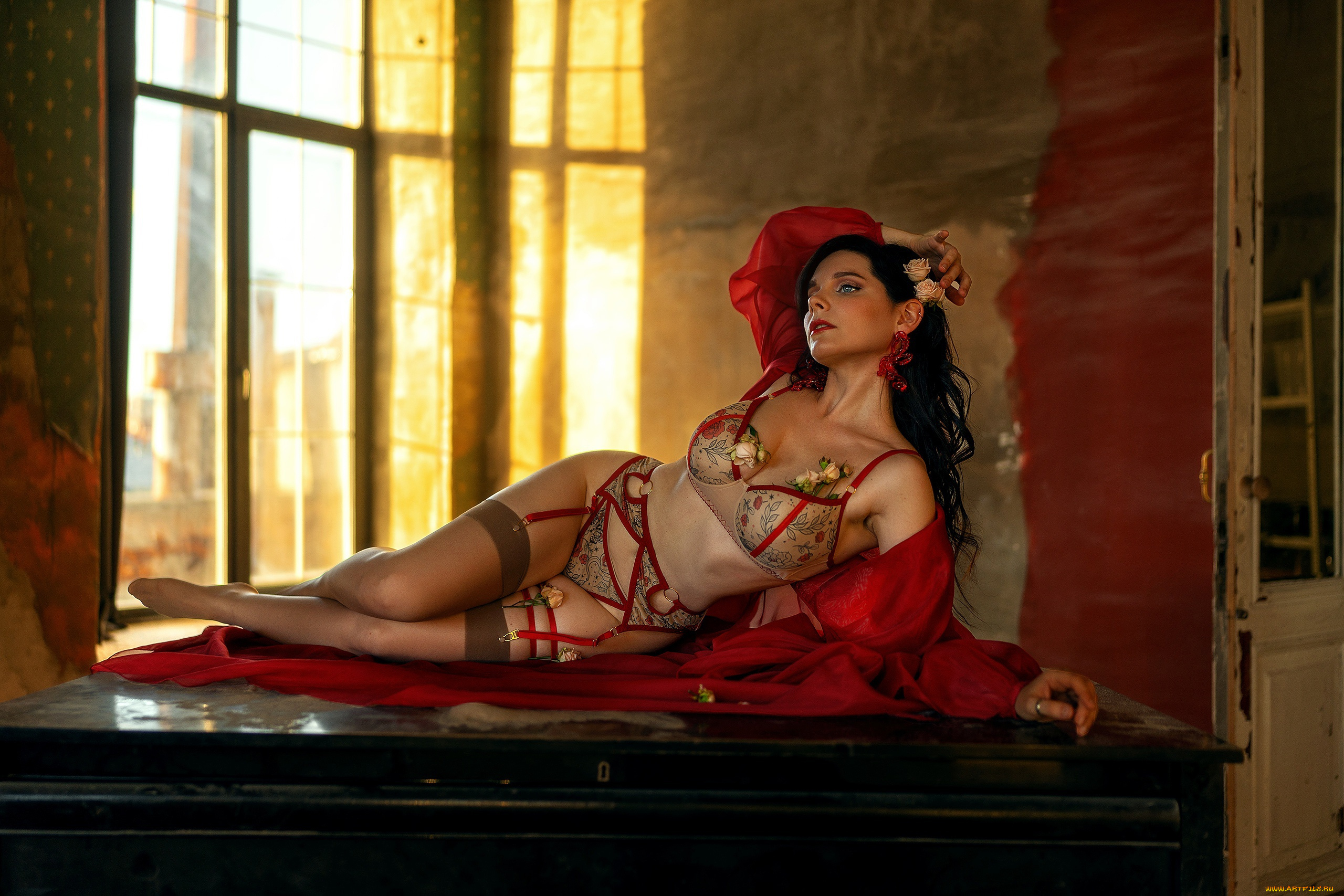 бестия, девушки, -, брюнетки, , шатенки, девушка, женщина, брюнетка, темноволосая, сексуальная, модель, звезда, позирует, разная, обувь, верхняя, стильная, одежда, нижнее, эротическое, бельё, трусы, лифчик, колготки, чулки, аксессуары, макияж, и, множество, элементов, на, фотографии