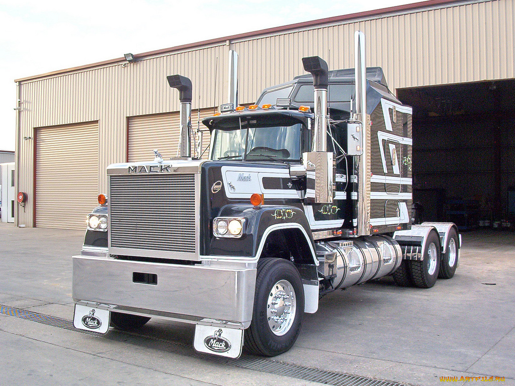 автомобили, mack