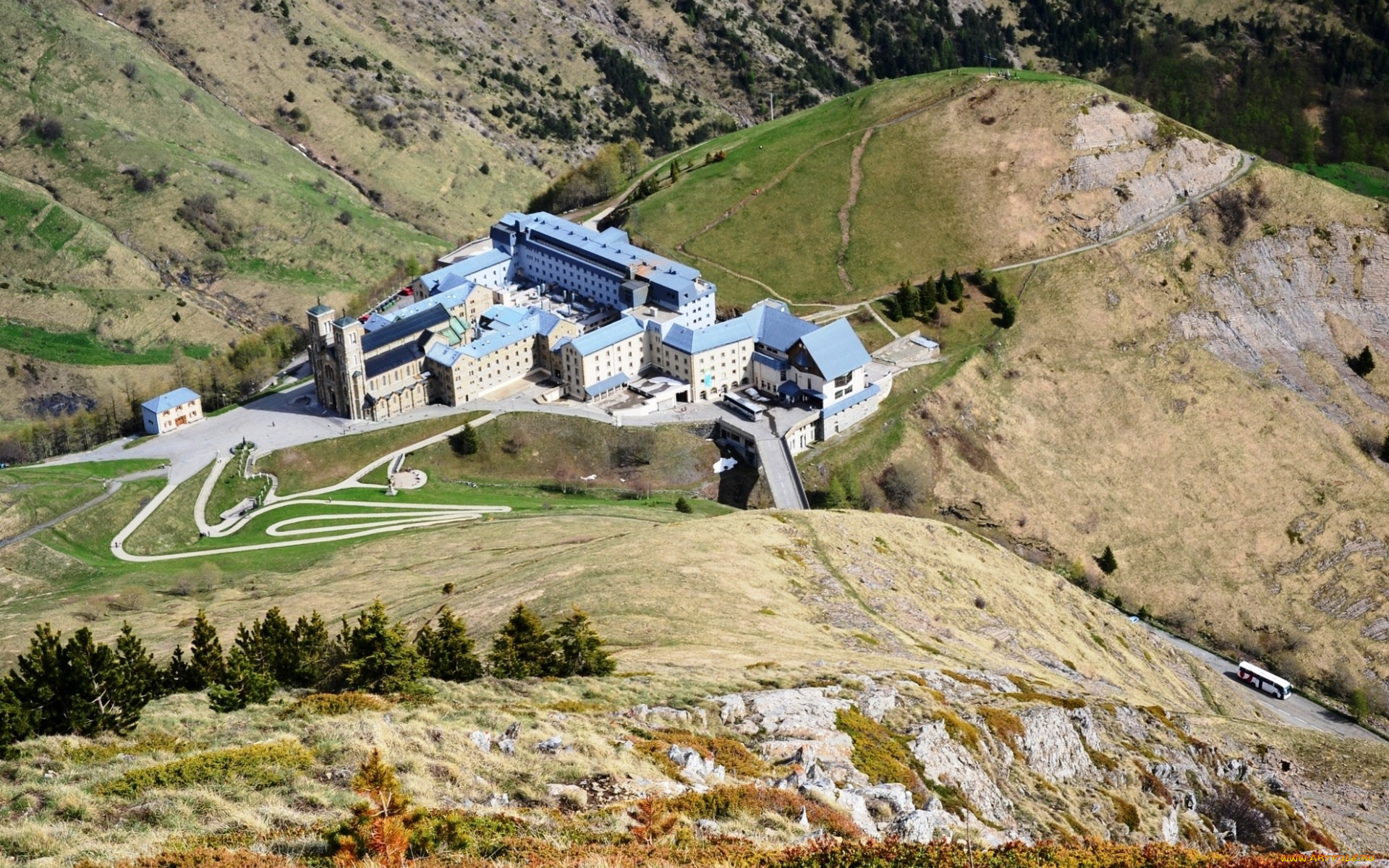 города, здания, дома, горы, долина, дорога