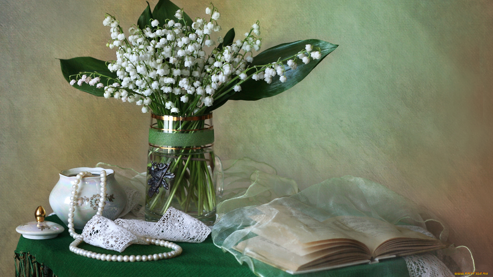 цветы, ландыши, ожерелье, букет, книга