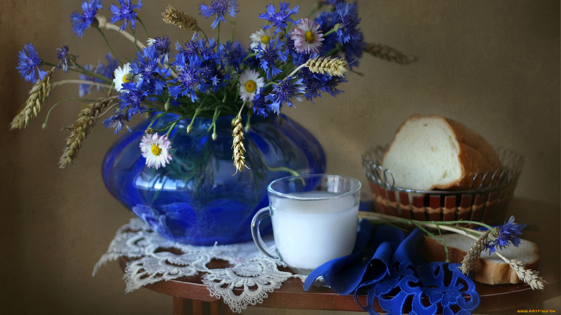 еда, натюрморт, хлеб, молоко, колоски, васильки