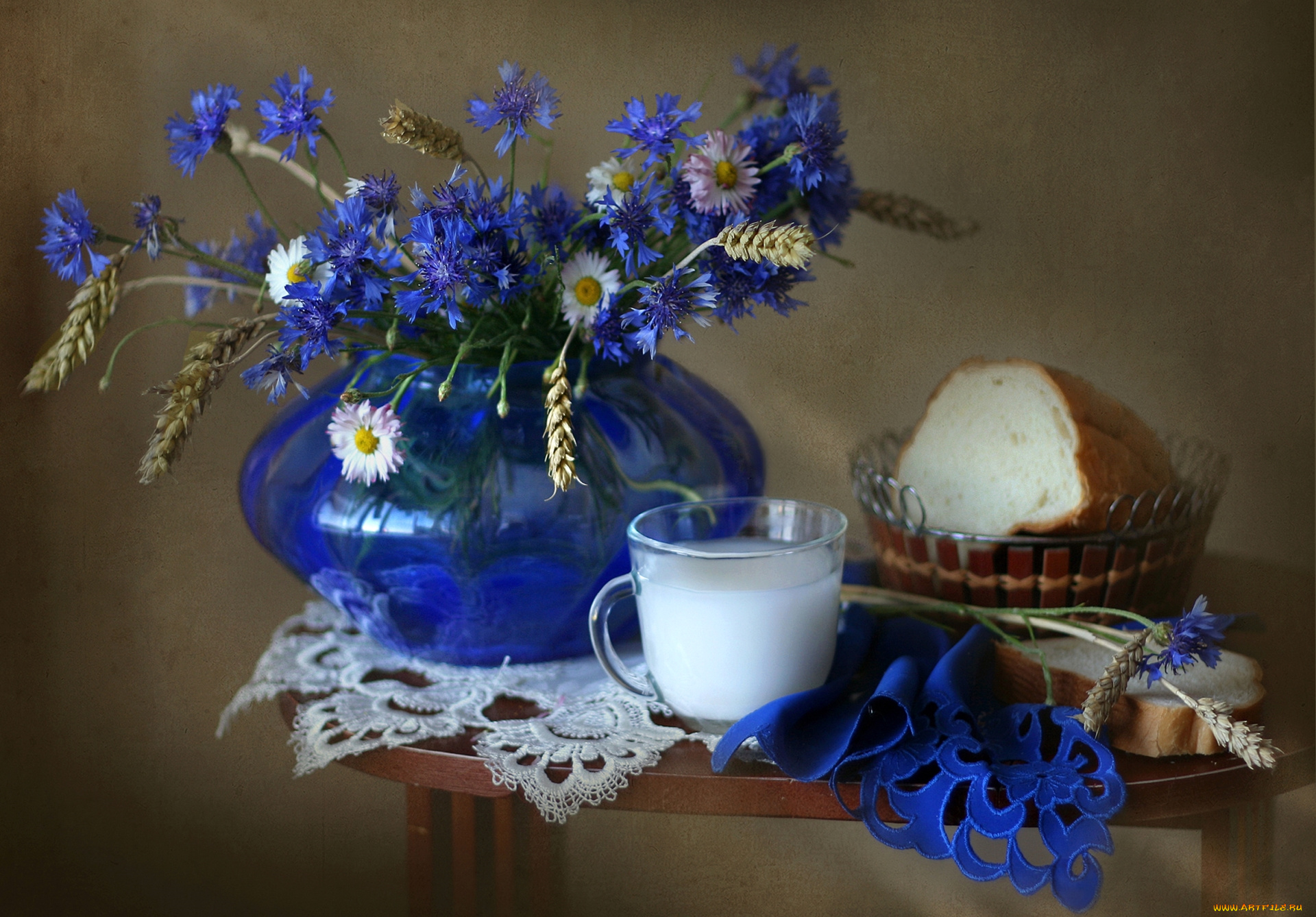 еда, натюрморт, хлеб, молоко, колоски, васильки