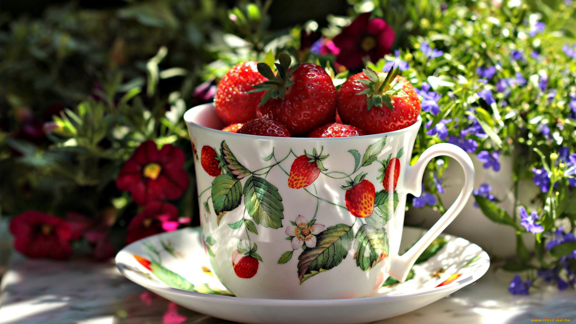 еда, клубника, , земляника, ягоды, лето, блюдце, чашка