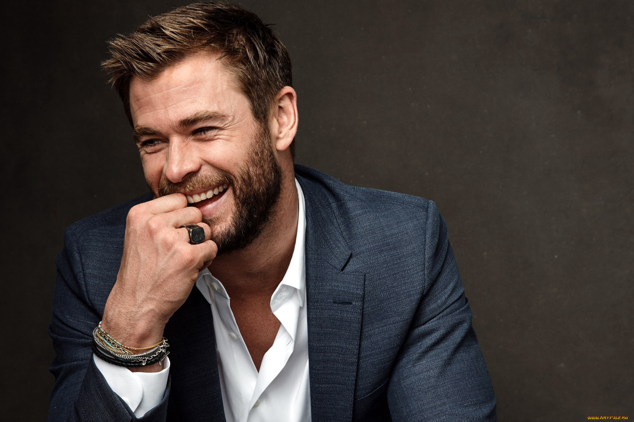 мужчины, chris, hemsworth, кольцо, браслеты, улыбка