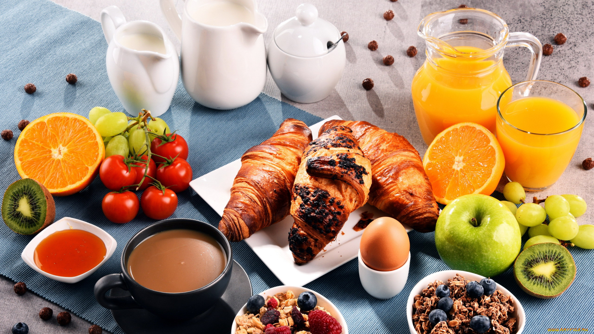 еда, разное, апельсиновый, сок, помидоры, круассаны, молоко, кофе, мюсли, яблоки
