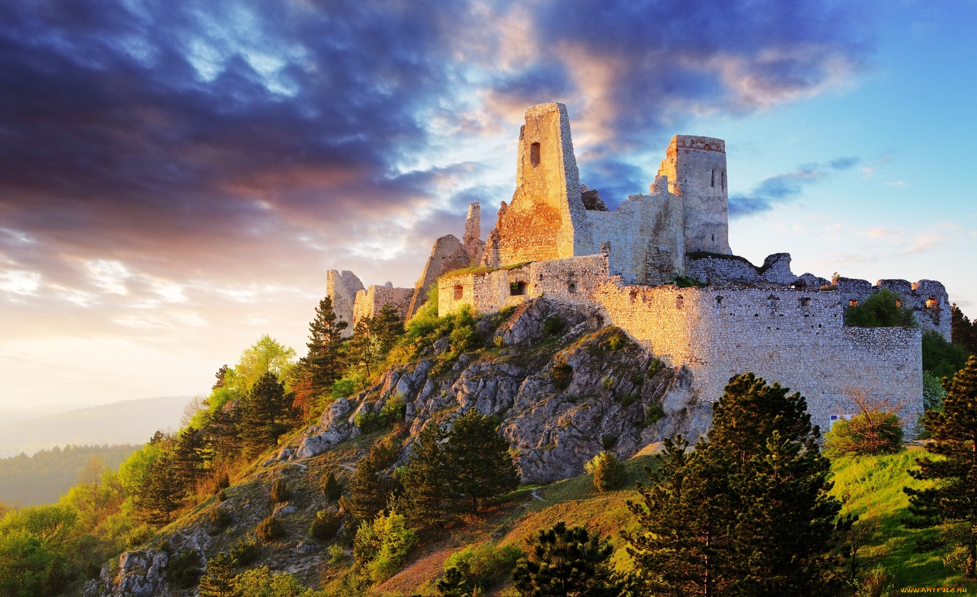 Чахтицкий, замок, , словакия, города, замки, Чехии, развалины, деревья, тучи, камни, руины, лес, гора