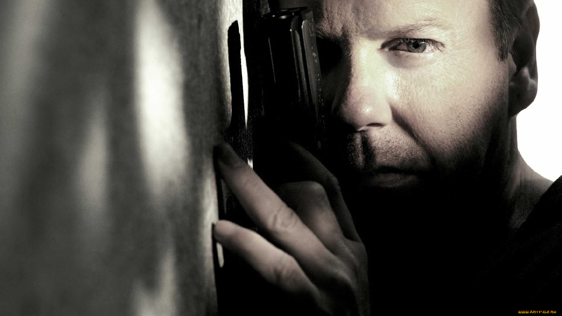 кино, фильмы, 24, пистолет, мужчина, лицо