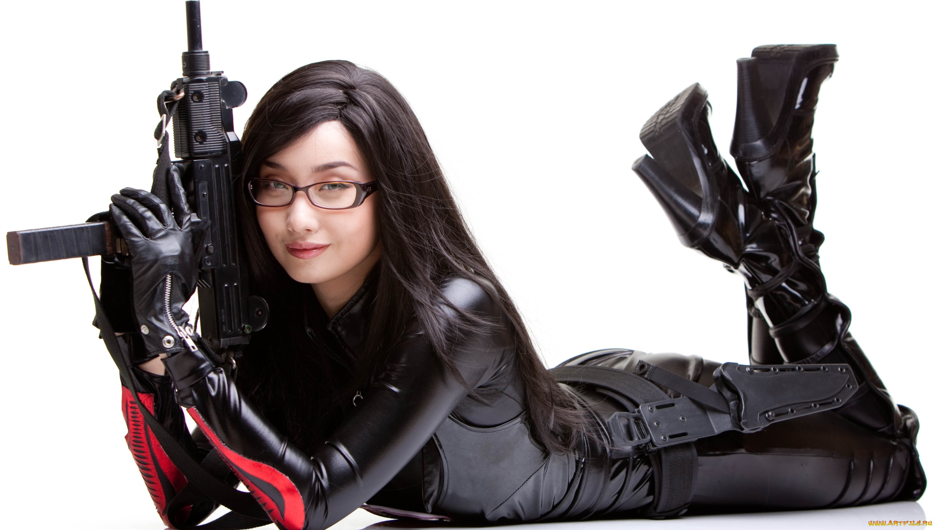 разное, cosplay, , косплей, cosplay, девушка, азиатка, модель, силикон, чёрный, очки, поза, автомат, оружие, взгляд, alodia, gosiengfiao