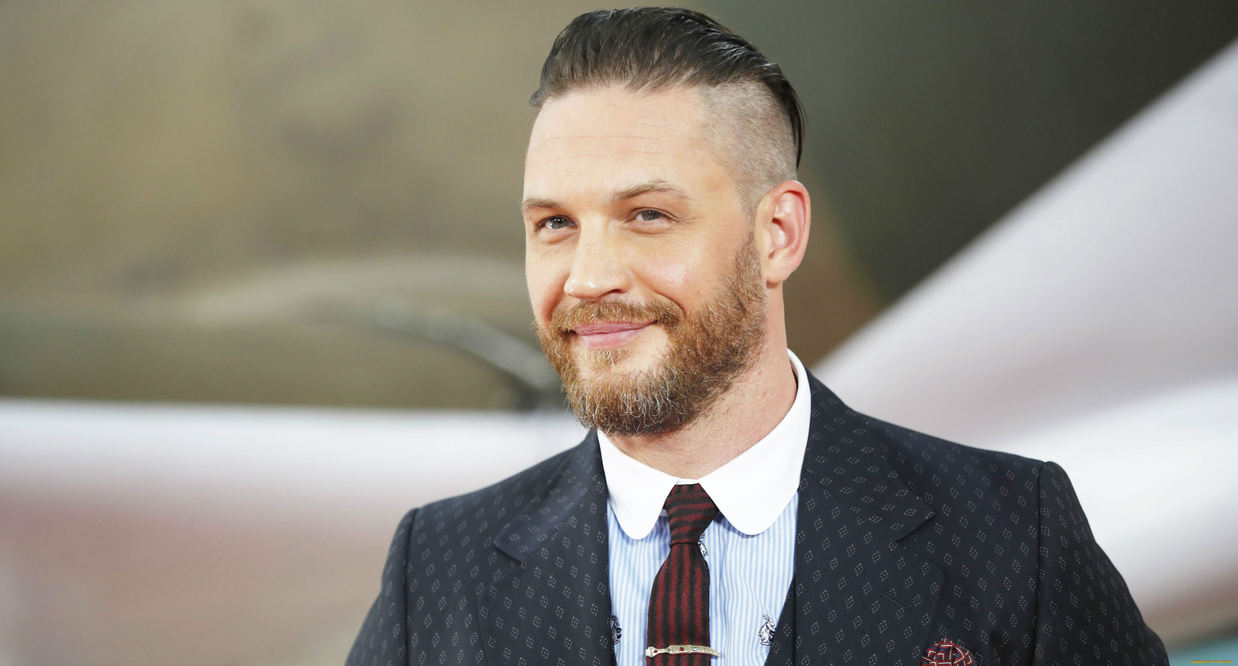 мужчины, tom, hardy, актер, борода, улыбка, костюм