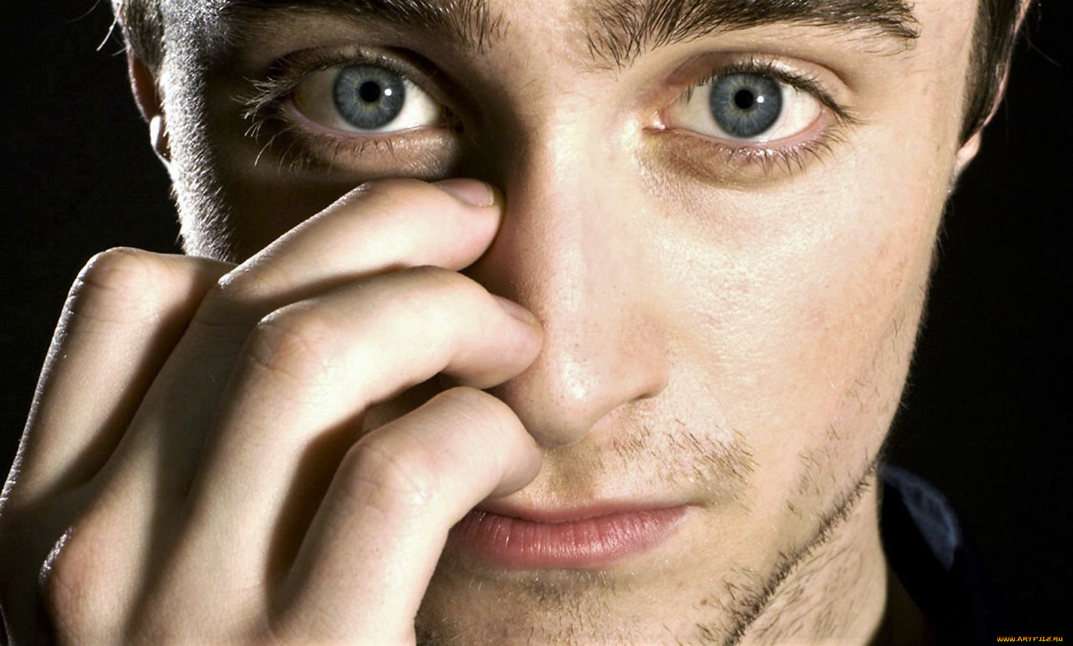 мужчины, daniel, radcliffe, актер, лицо, рука, щетина