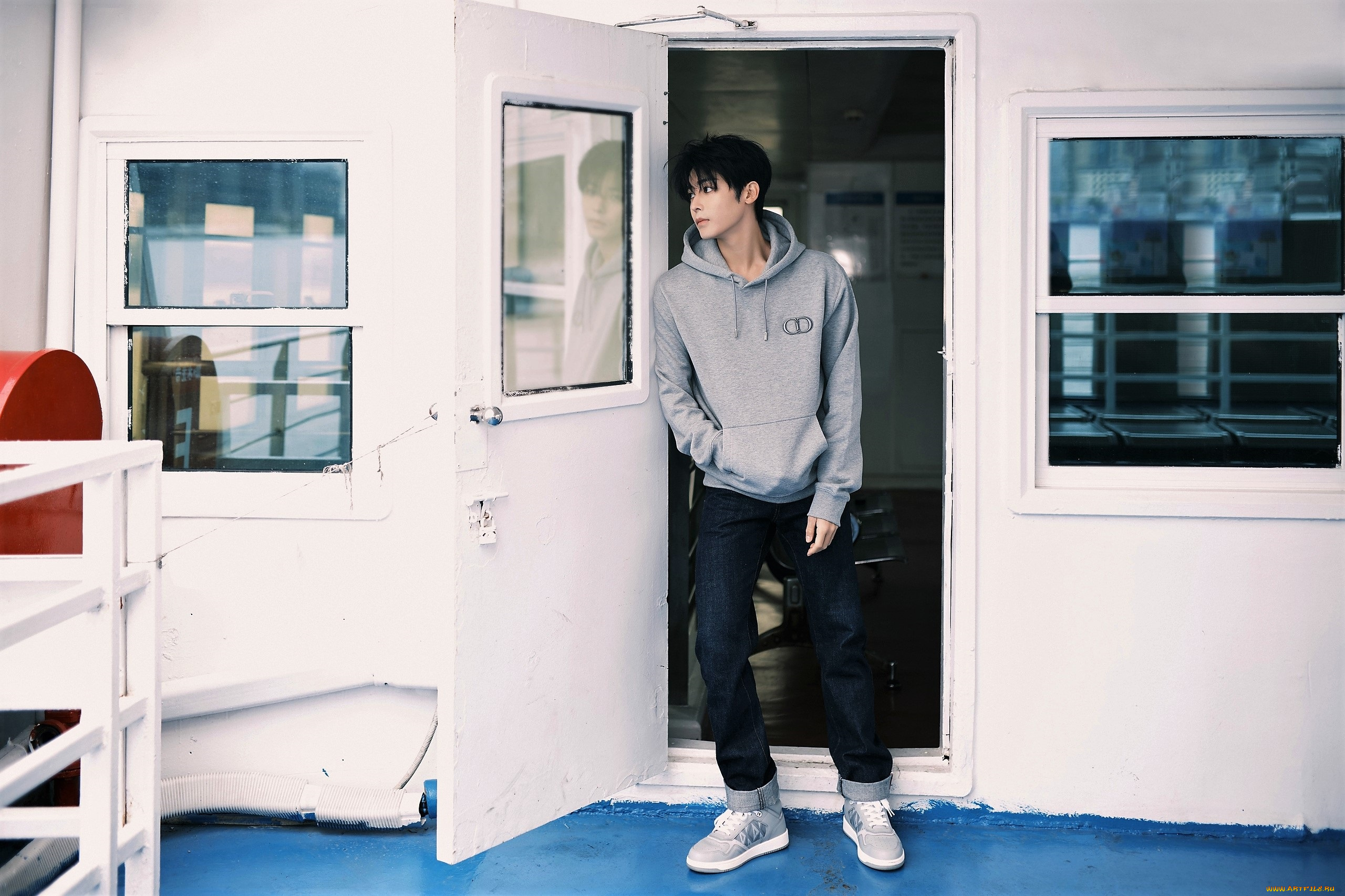 мужчины, hou, ming, hao, актер, толстовка, дверь