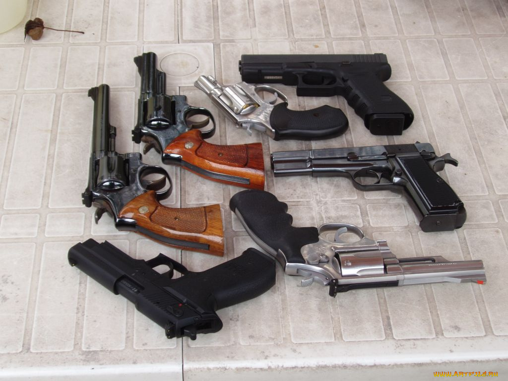оружие, пистолеты