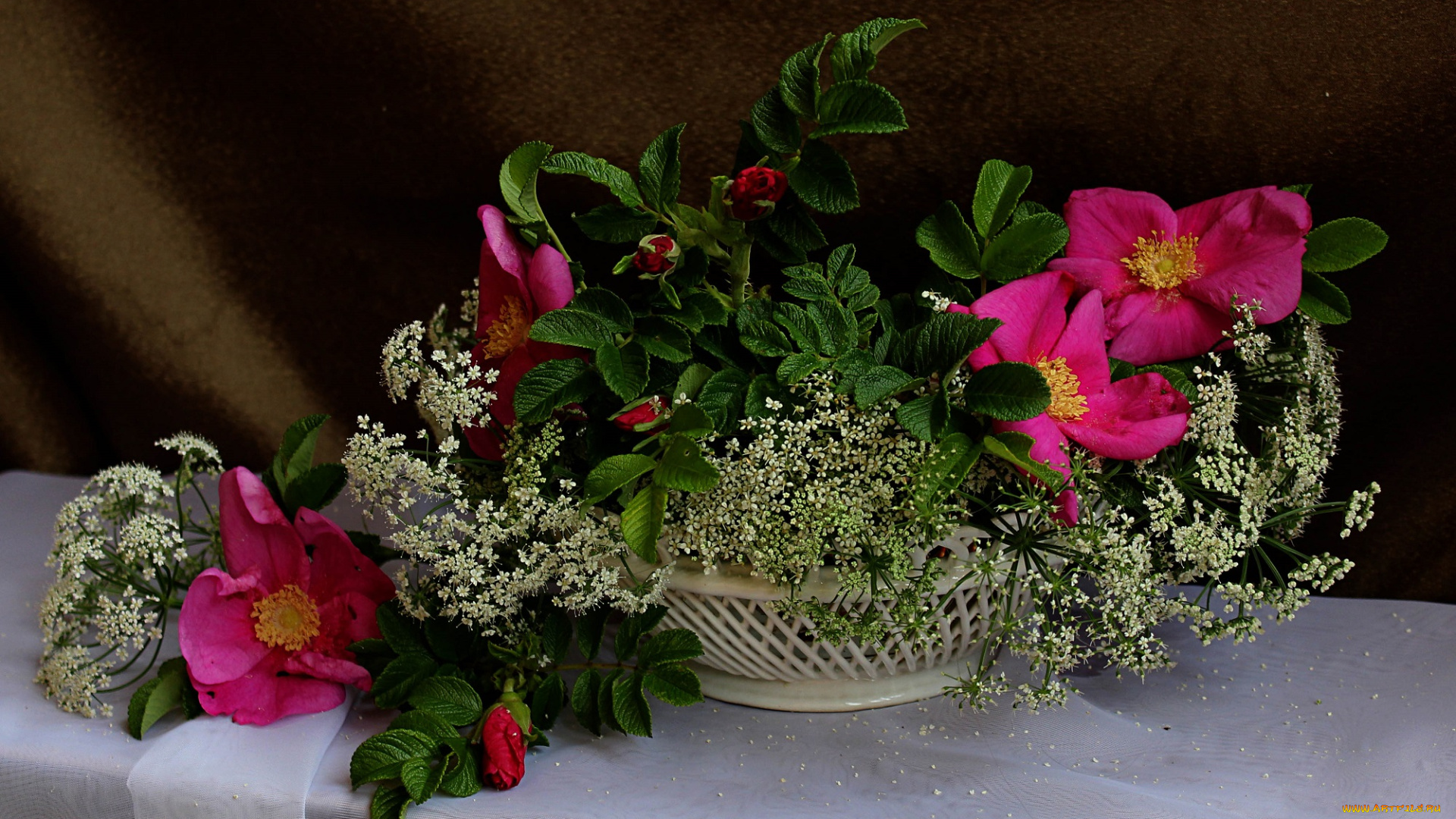 цветы, шиповник, букет, лето, сныть, натюрморт