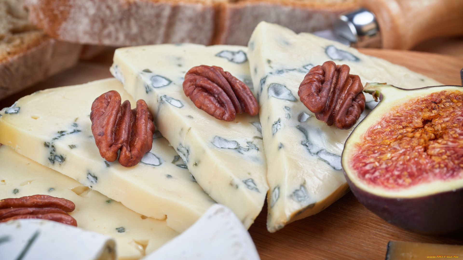 еда, сырные, изделия, сыр, хлеб, виноград, орехи, зелень, инжир