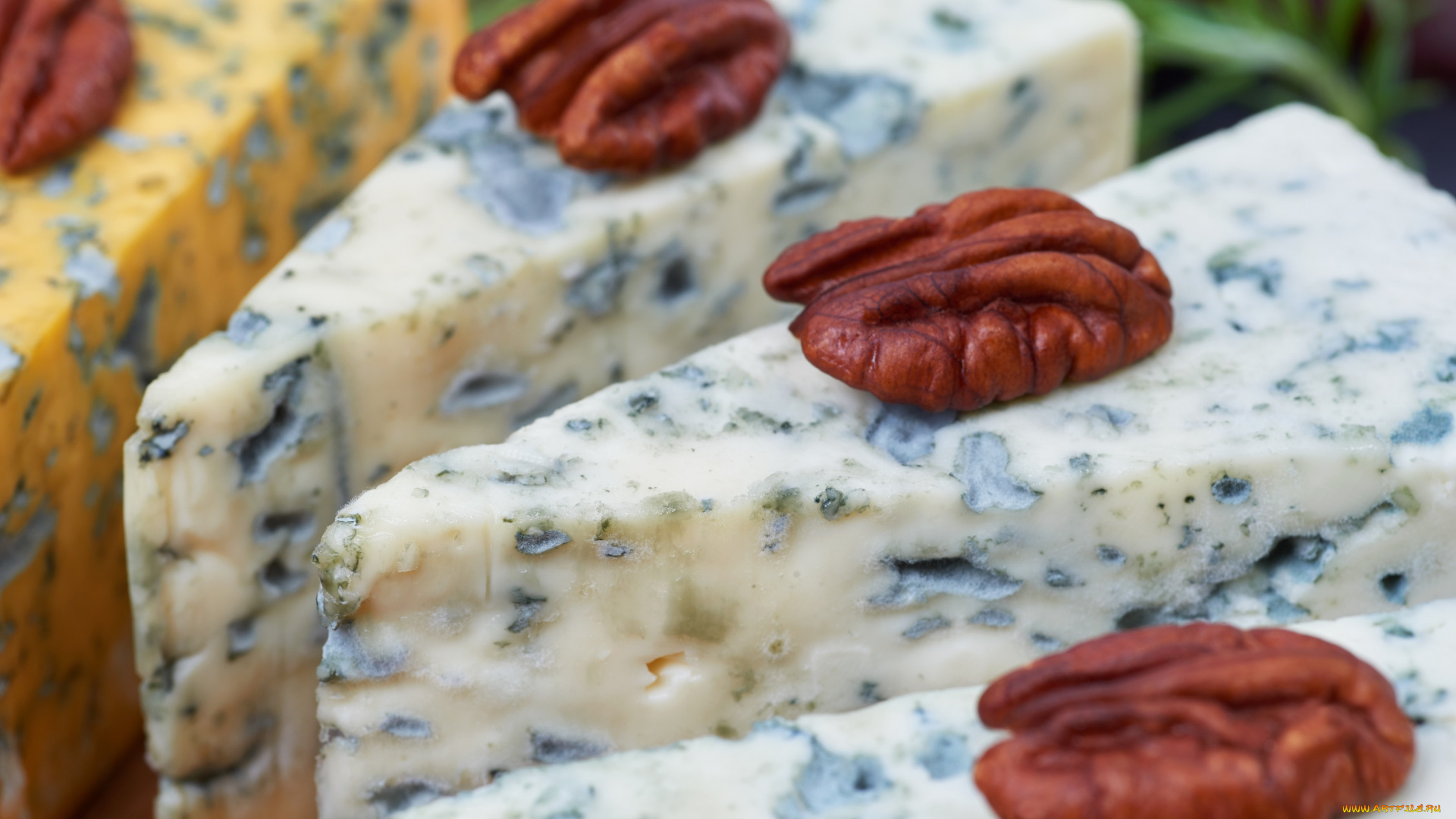 еда, сырные, изделия, треугольник, кусок, сыр, орехи