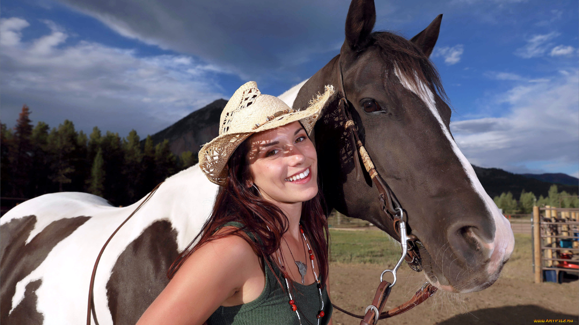 девушки, elena, generi, бусы, шляпа, улыбка, лошадь