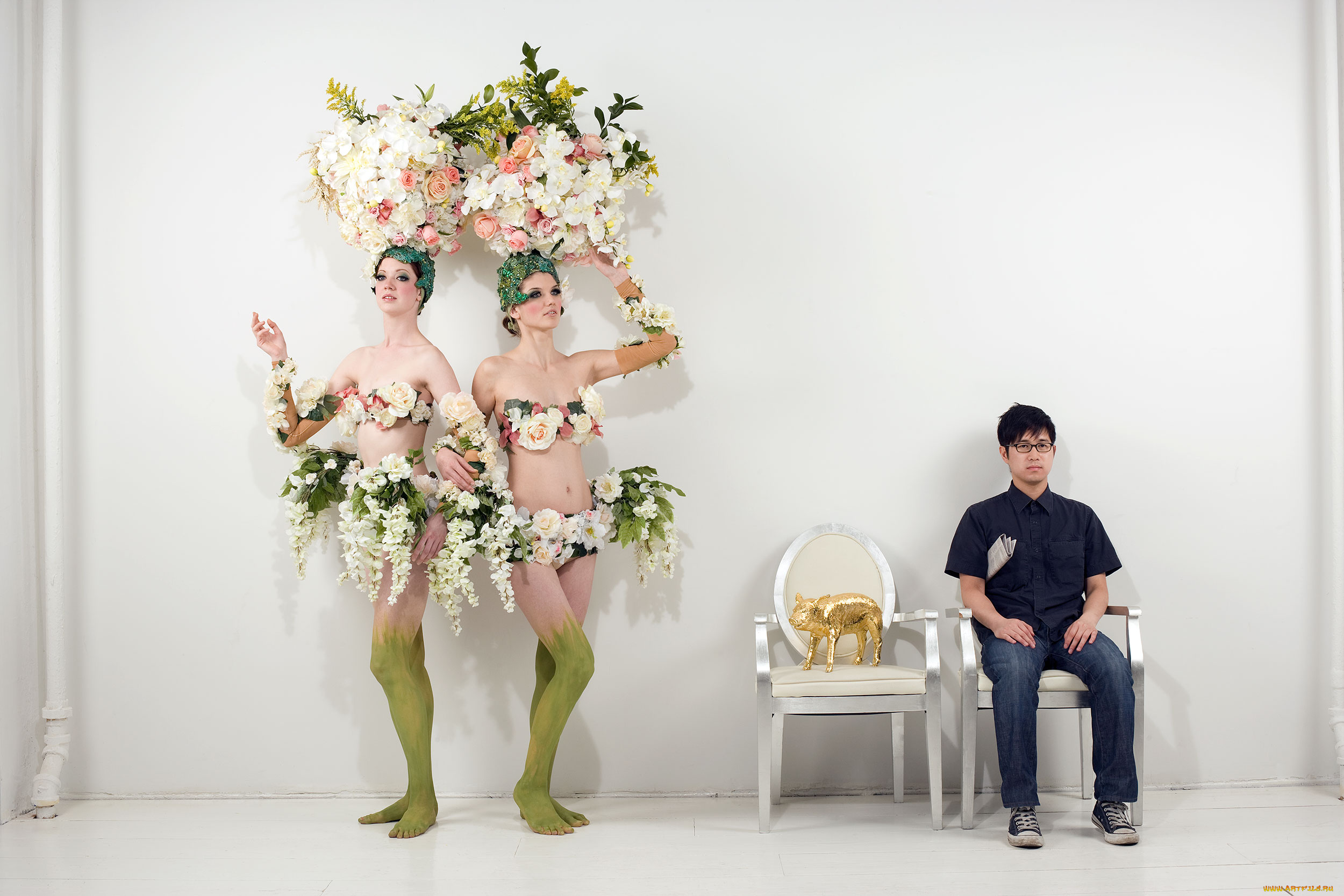 разное, люди, девушки, цветы, мужчина, газета, поросенок