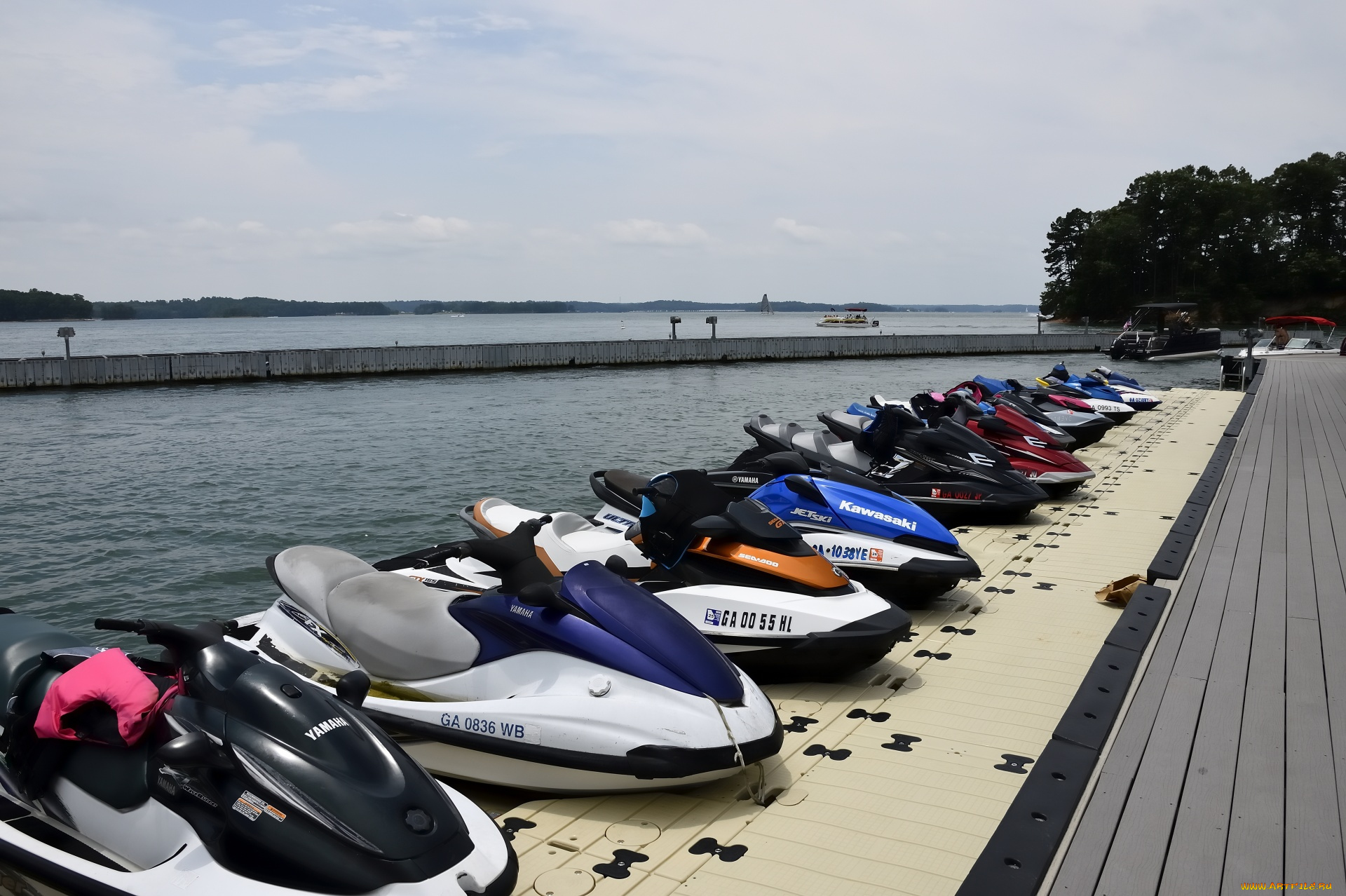 корабли, гидроциклы