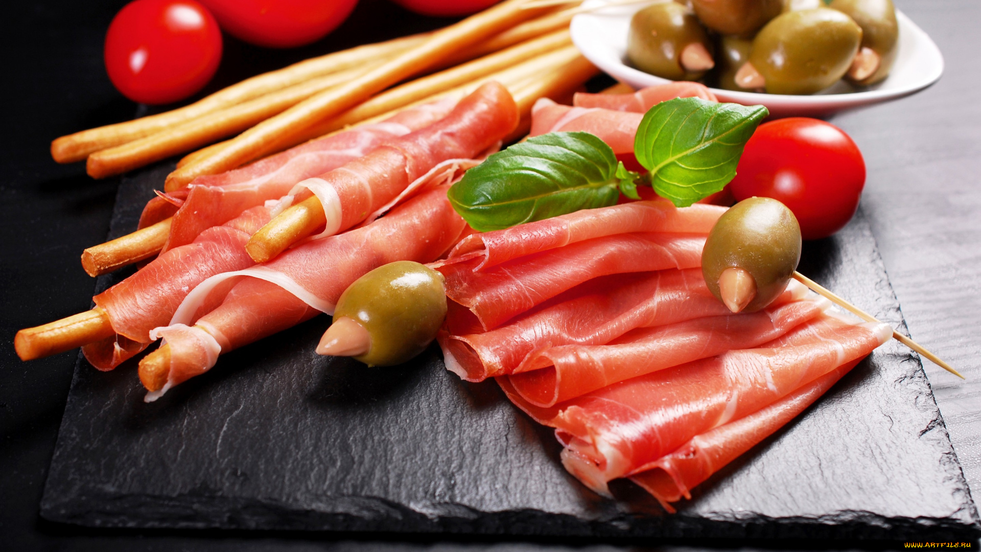 еда, колбасные, изделия, tomato, olives, бекон, нарезка, помидоры, оливки, bacon