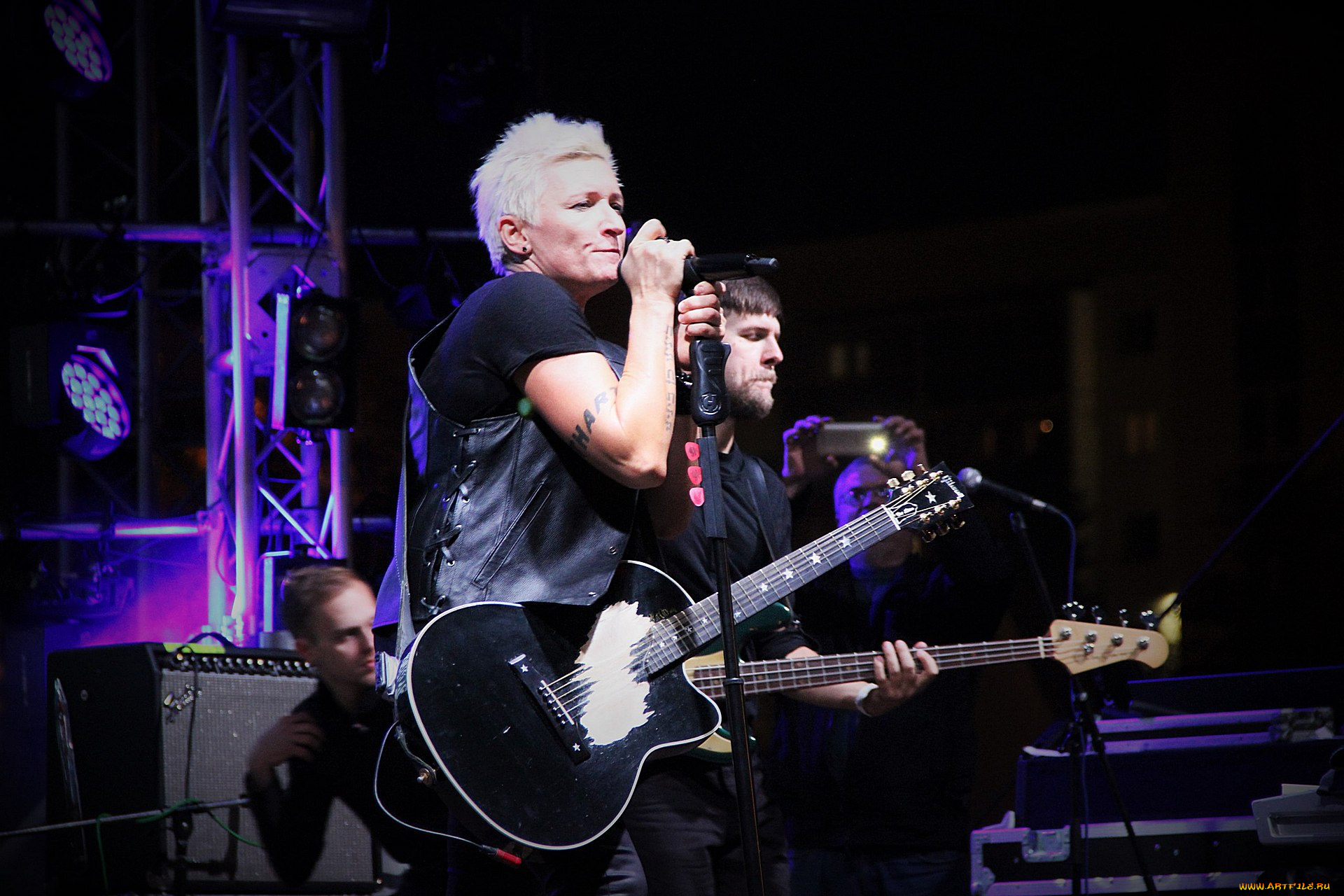 диана, арбенина, музыка, ночные, снайперы, гитара, певица, микрофон, женщина, концерт, мужчина