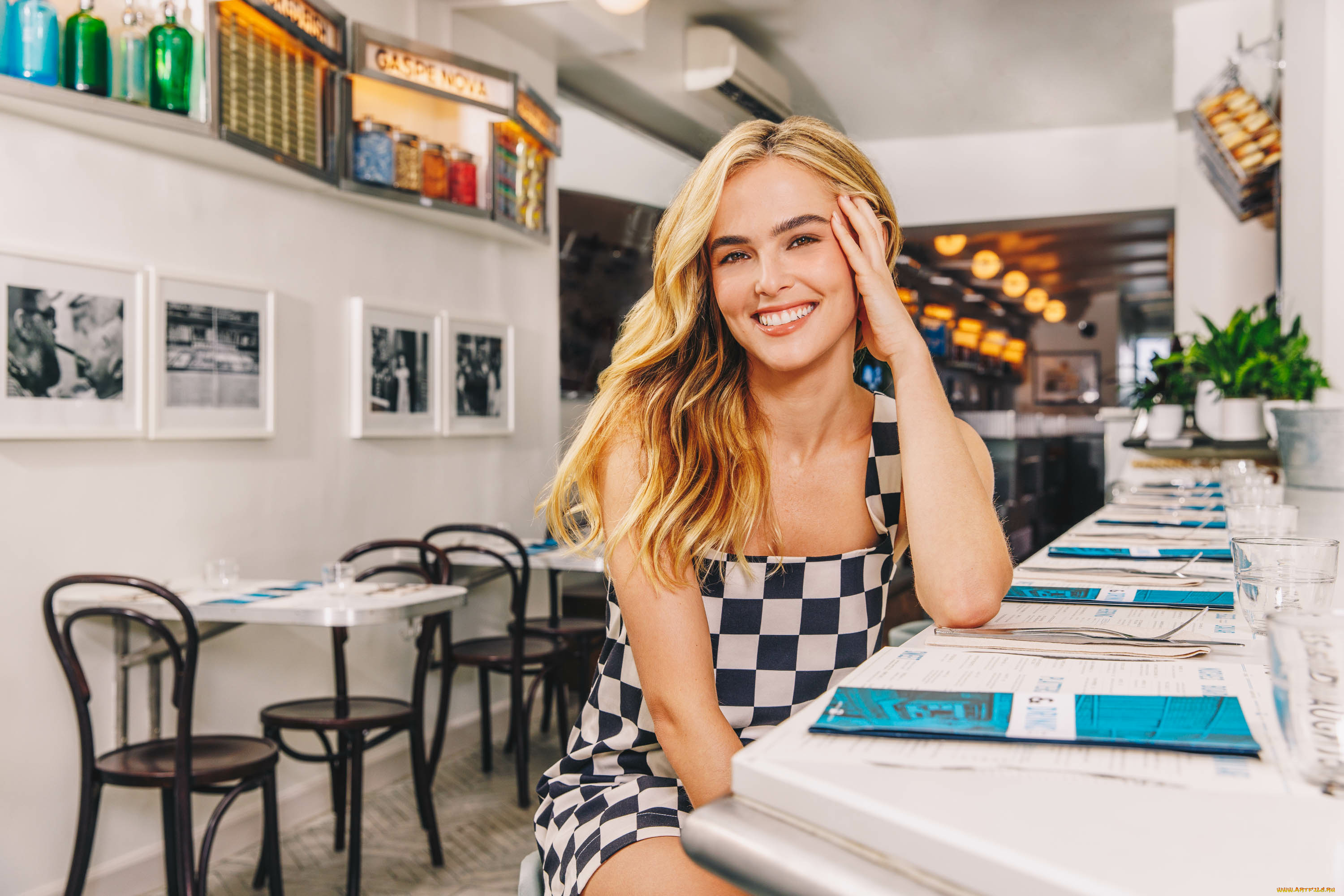 девушки, zoey, deutch, зои, дойч, актриса, девушка, кафе, знаменитости, фрэнсис, томпсон