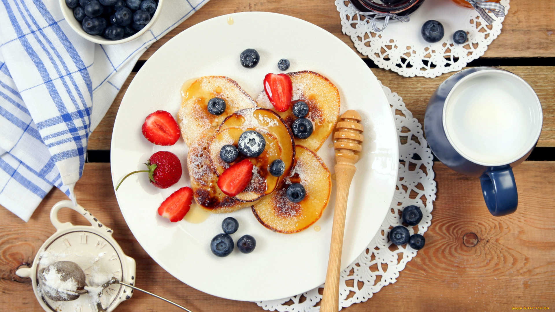 еда, блины, , оладьи, молоко, ягоды, оладьи, джем