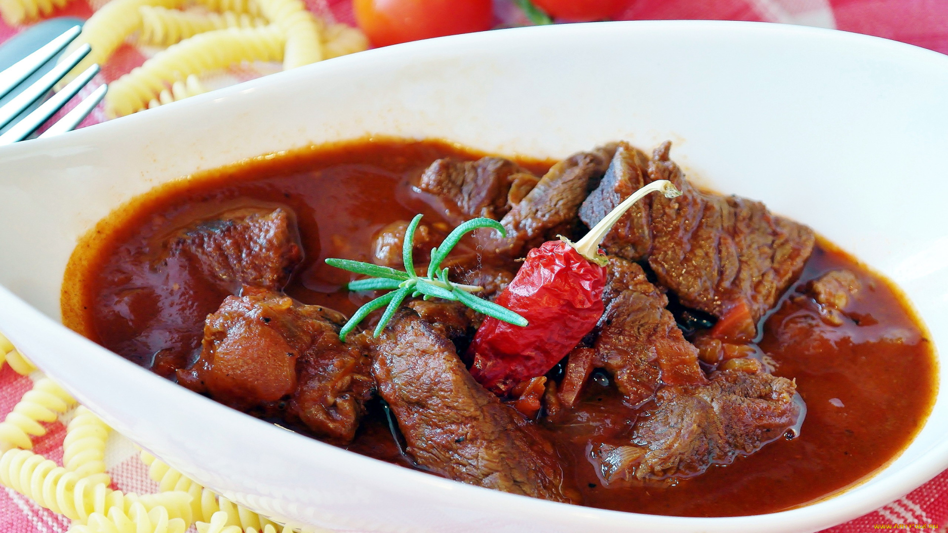 еда, мясные, блюда, зелень, чили, острый, перчик, гуляш