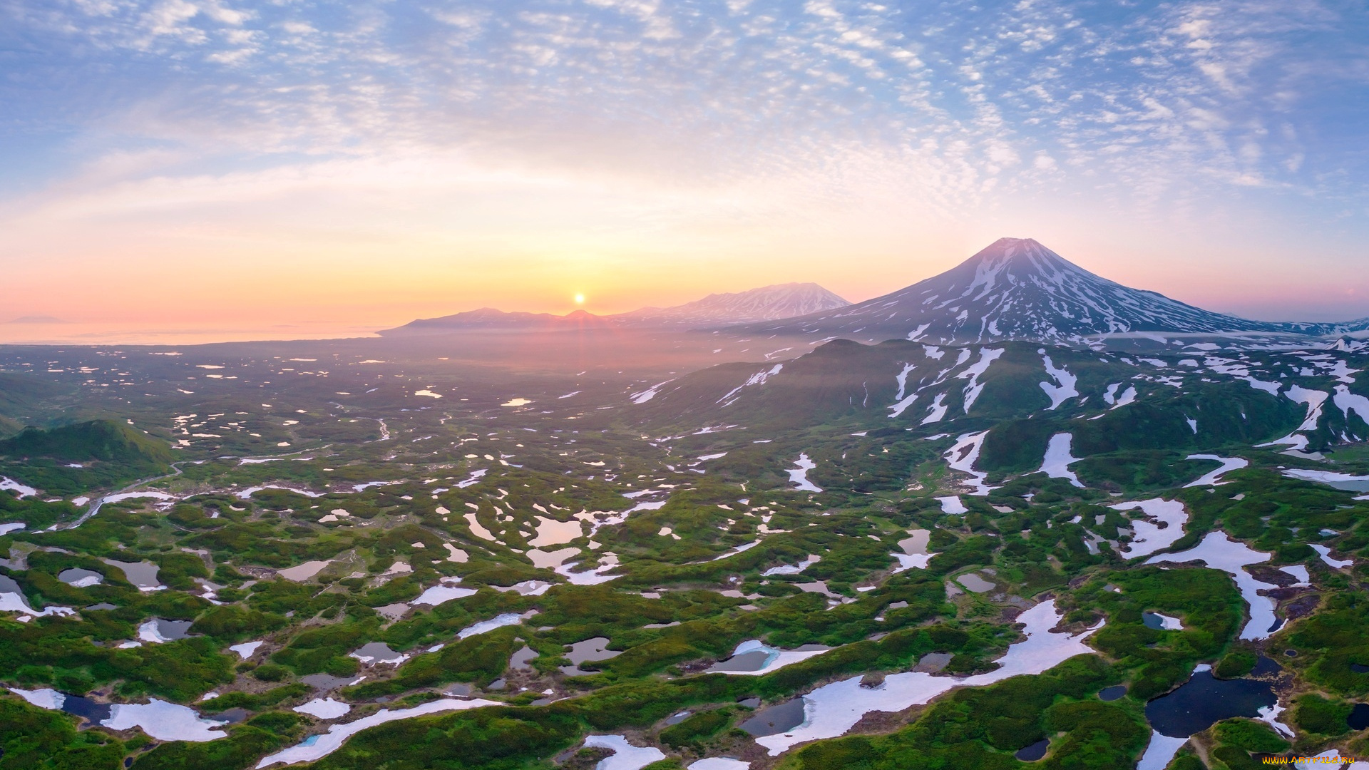 камбальная, сопка, , камчатка, природа, горы, гора, небо, облака, луга, снег