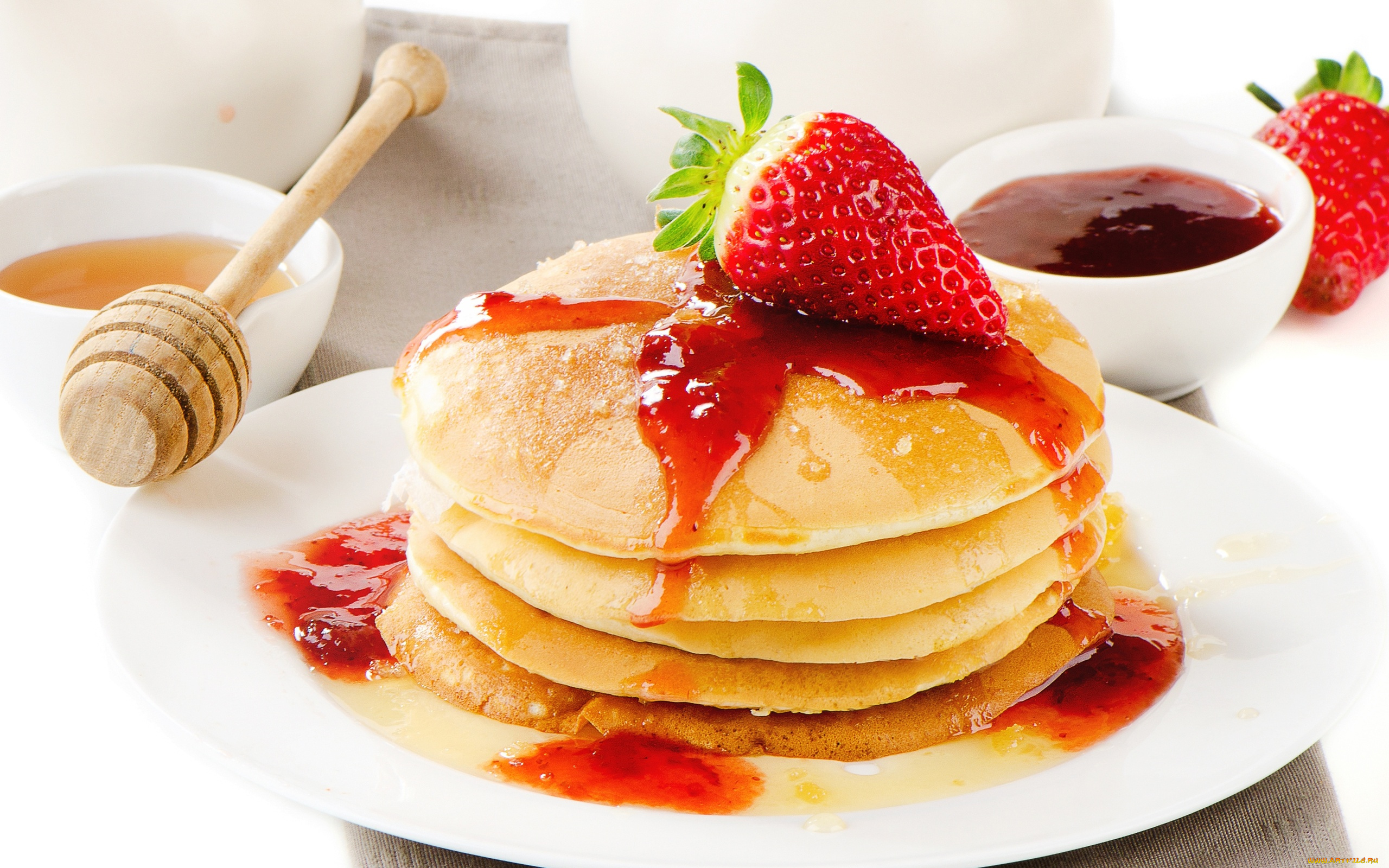 еда, блины, , оладьи, клубника, варенье, мед