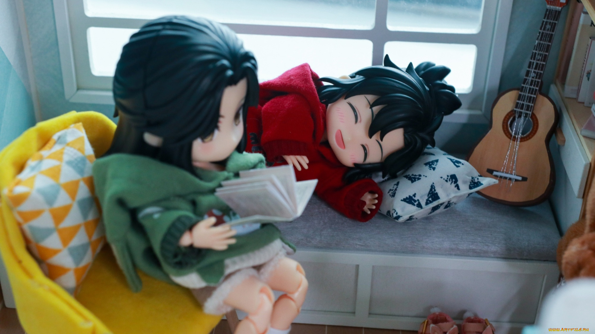 разное, куклы, окно, книга, гитара