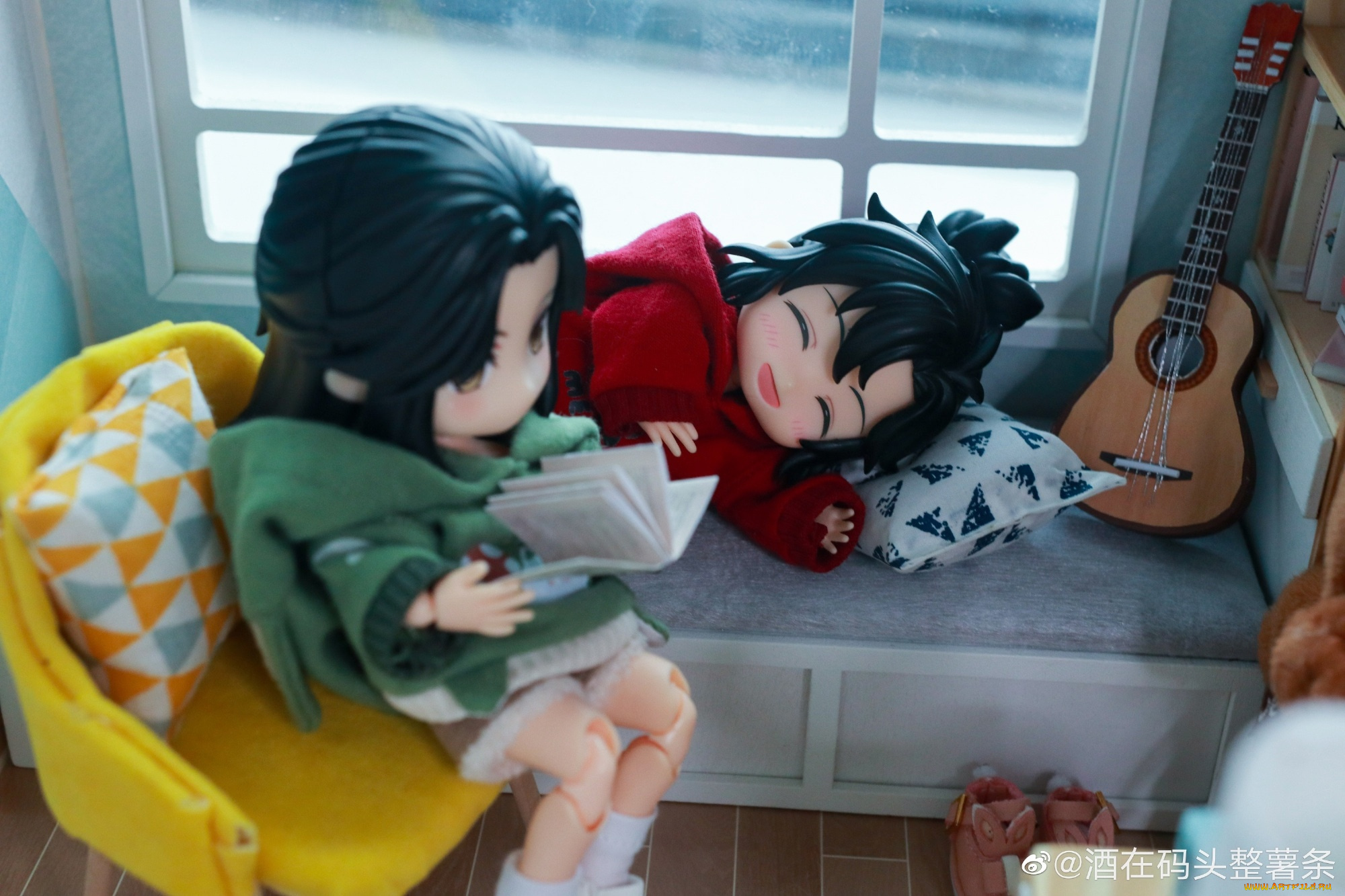 разное, куклы, окно, книга, гитара