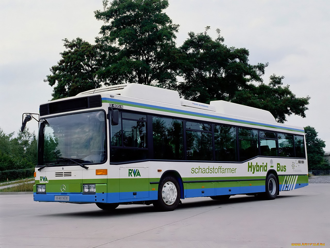 автомобили, автобусы