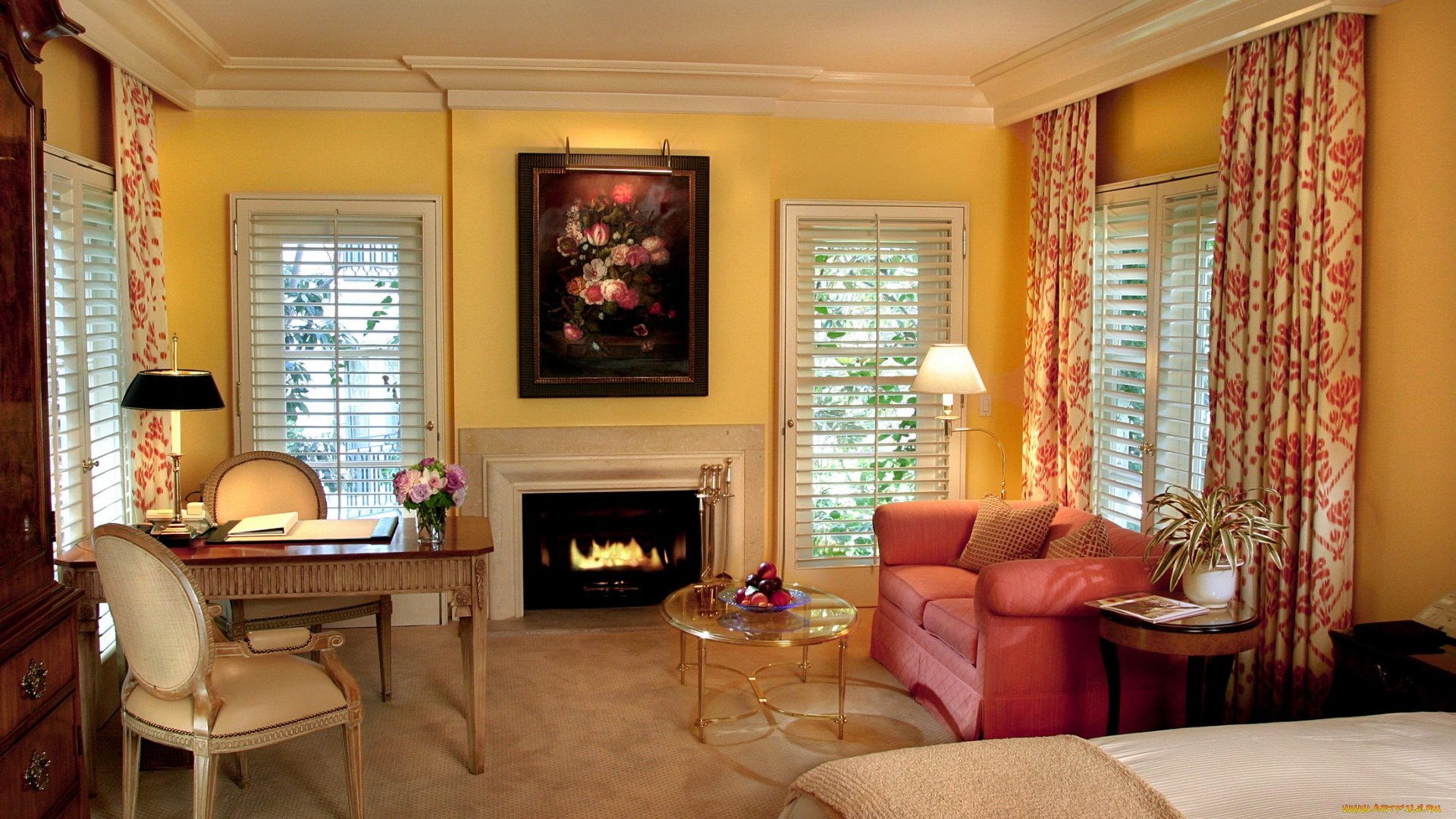 интерьер, спальня, светильники, картина, стол, стулья, шторы, камин