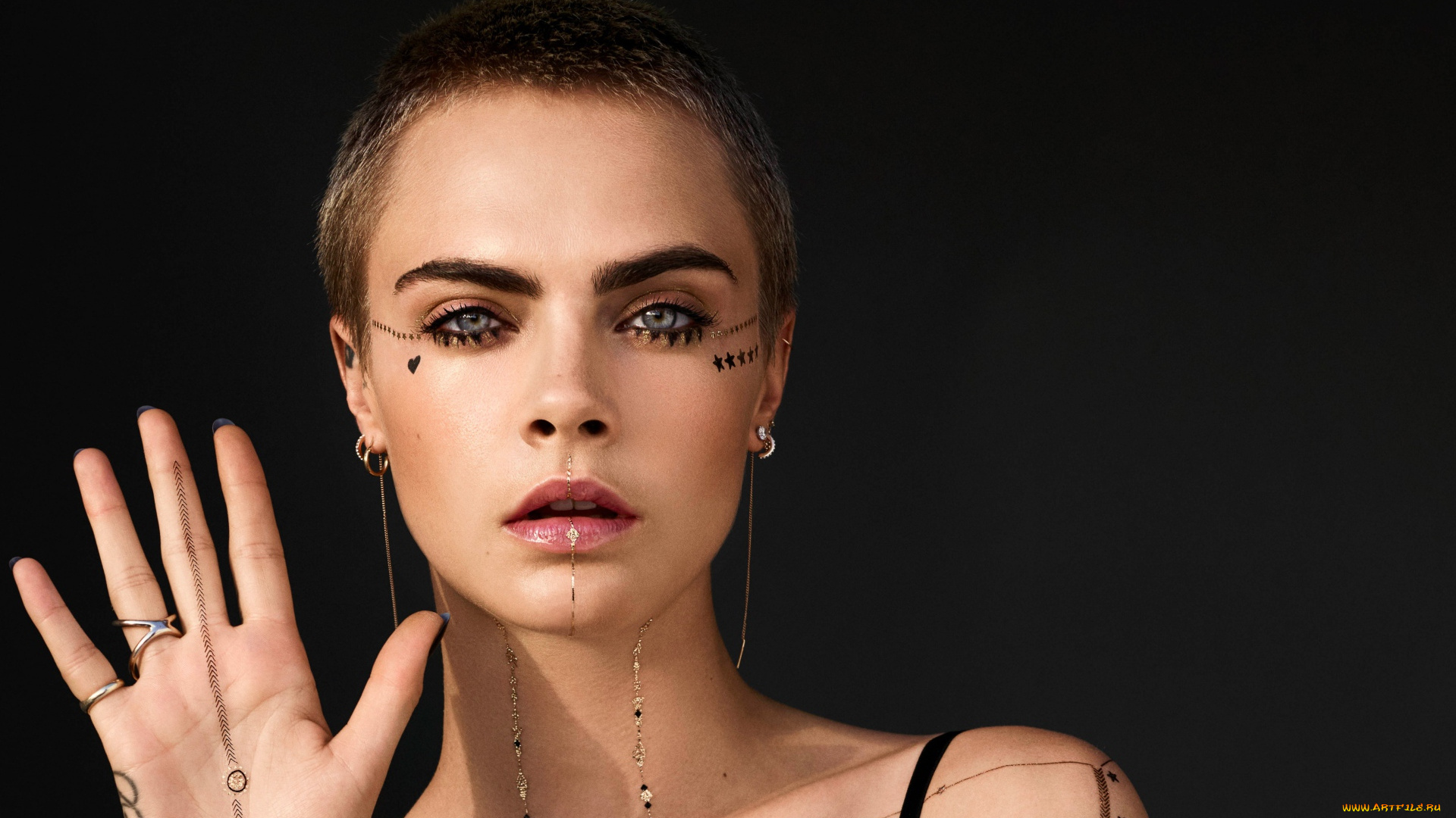 девушки, cara, delevingne, модель, рука, лицо, украшения