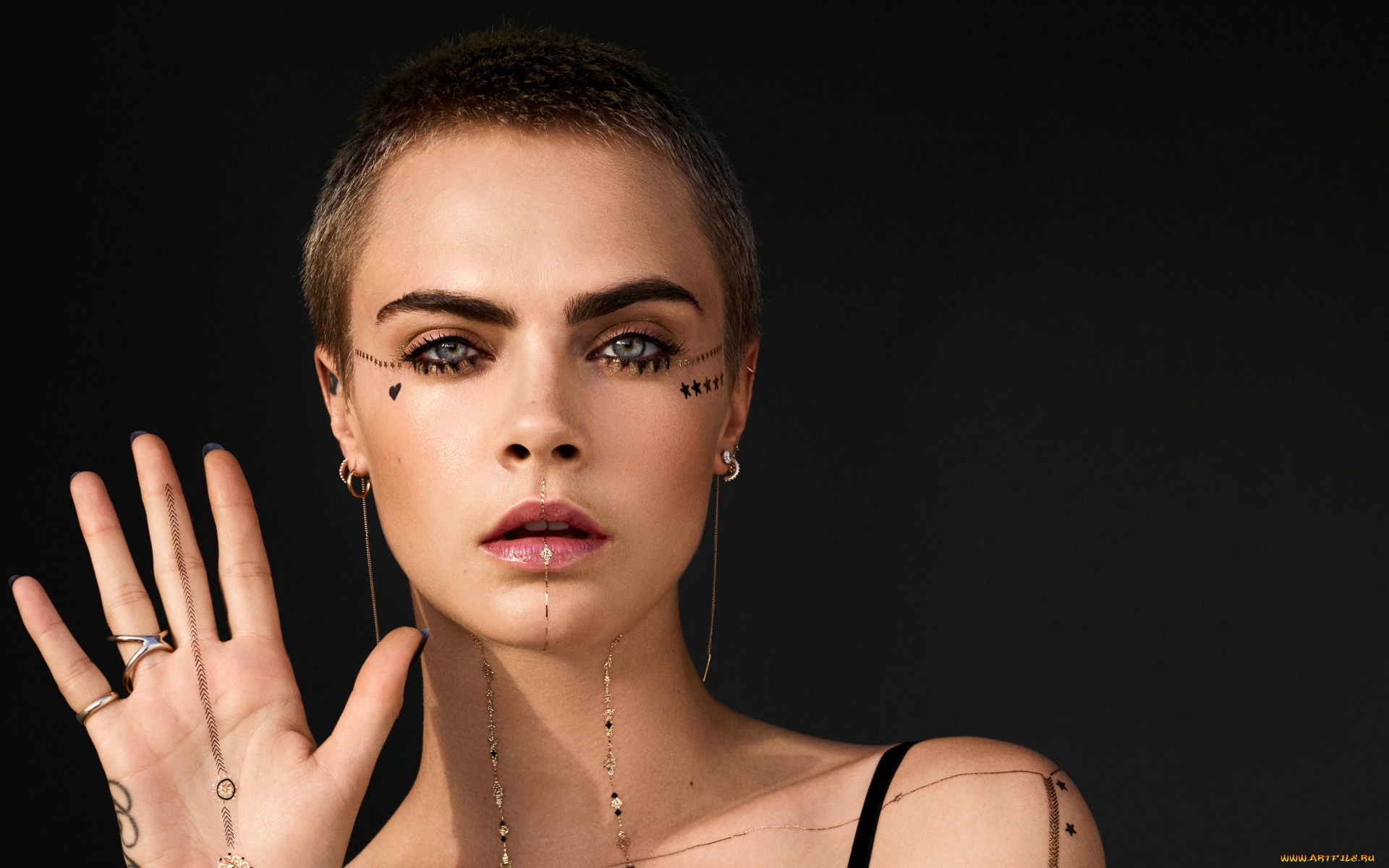 девушки, cara, delevingne, модель, рука, лицо, украшения