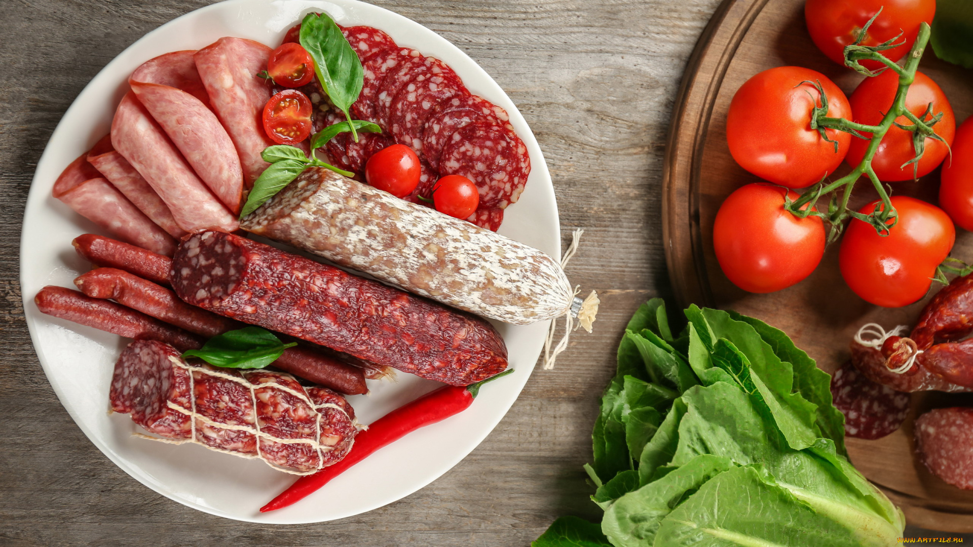 еда, колбасные, изделия, помидоры, салат, базилик, колбаса, вареная, копченая, ассорти