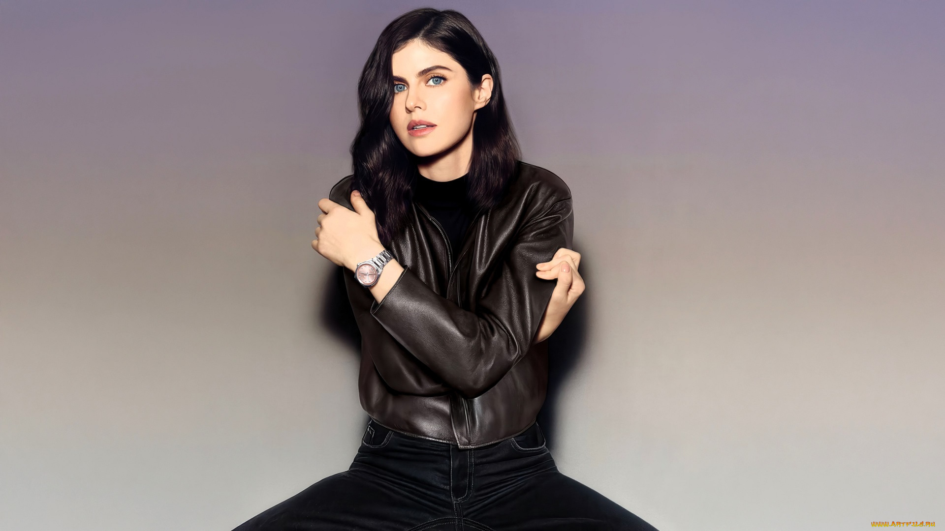 девушки, alexandra, daddario, актриса, шатенка, куртка, штаны, часы