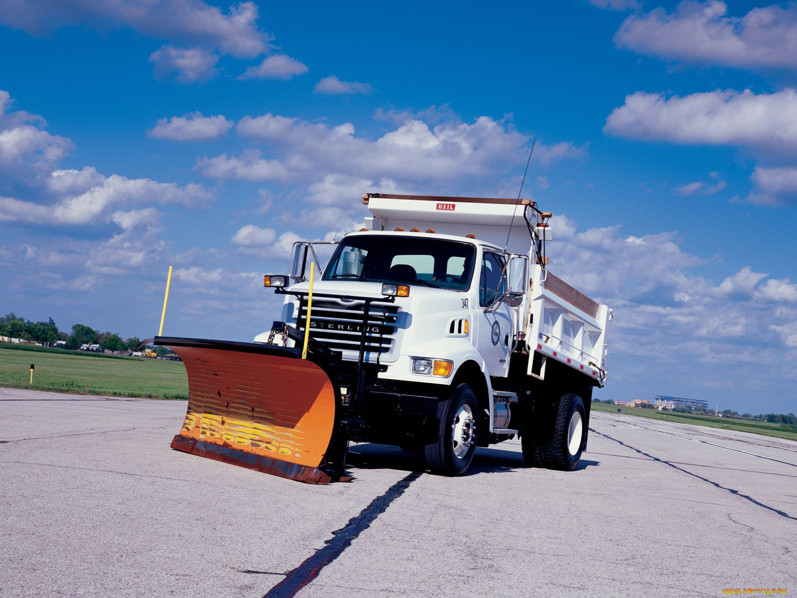 автомобили, sterling