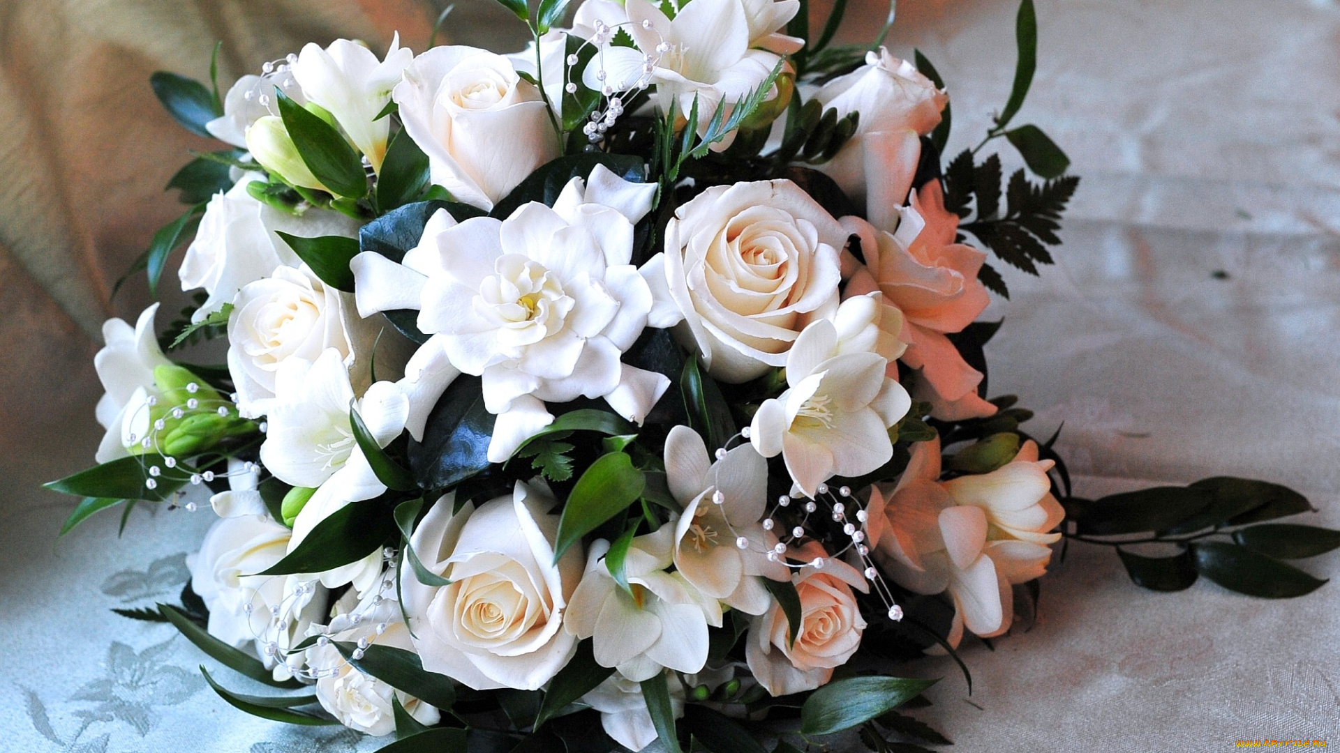 цветы, букеты, композиции, розы, гардения, фрезия, белый