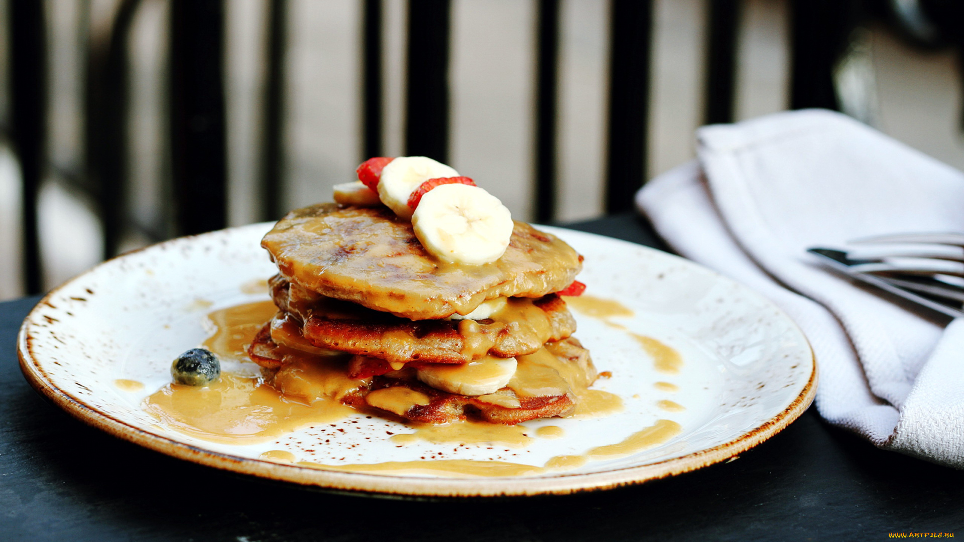 еда, блины, , оладьи, банан, блинчики, соус, клубника
