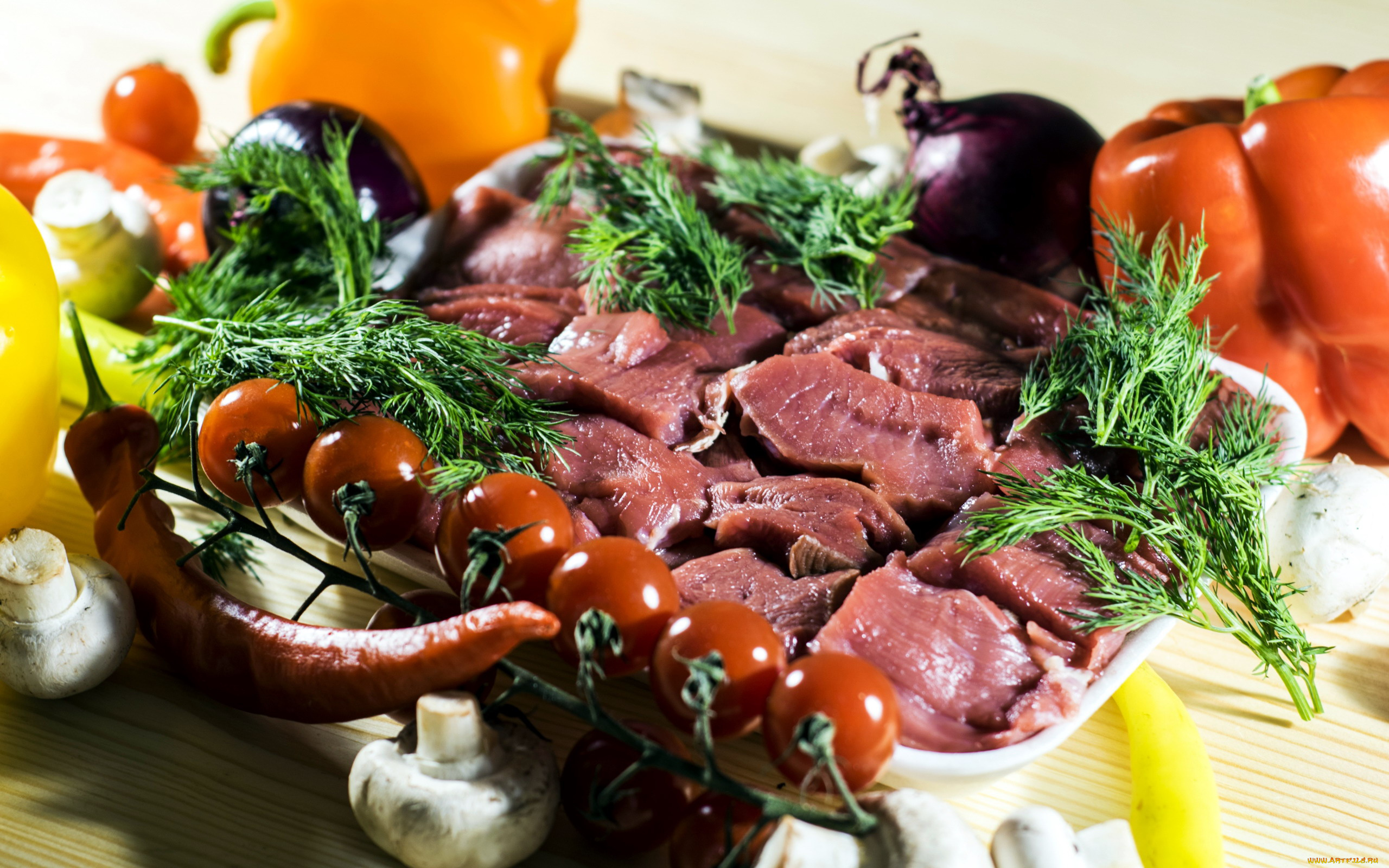 еда, мясные, блюда, черри, помидоры, зелень, перец, ветка, укроп, шампиньоны, говядина, стручки