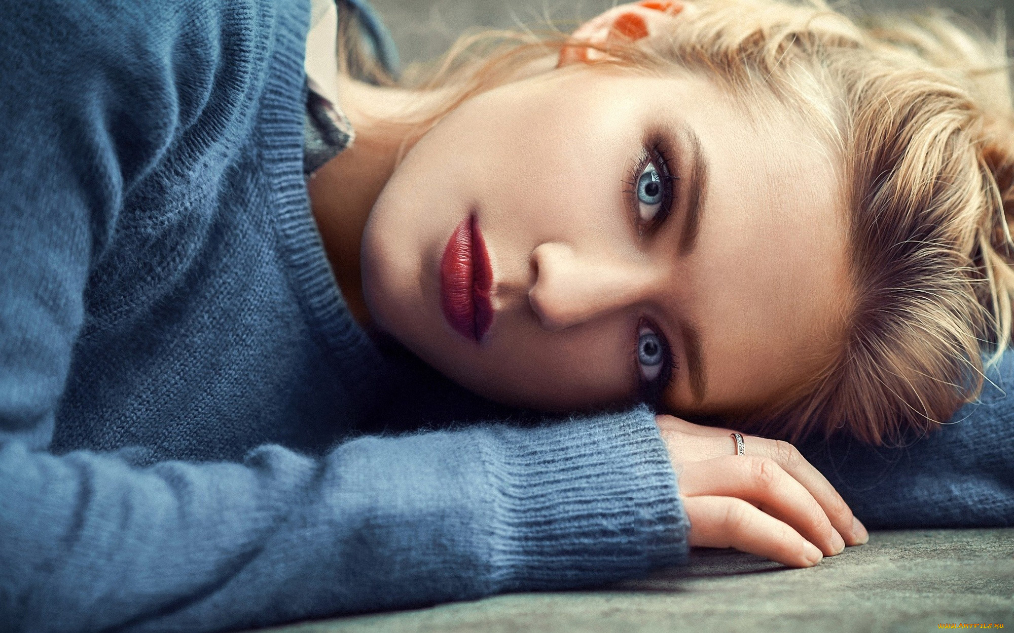 девушки, eva, mikulski, свитер, поза