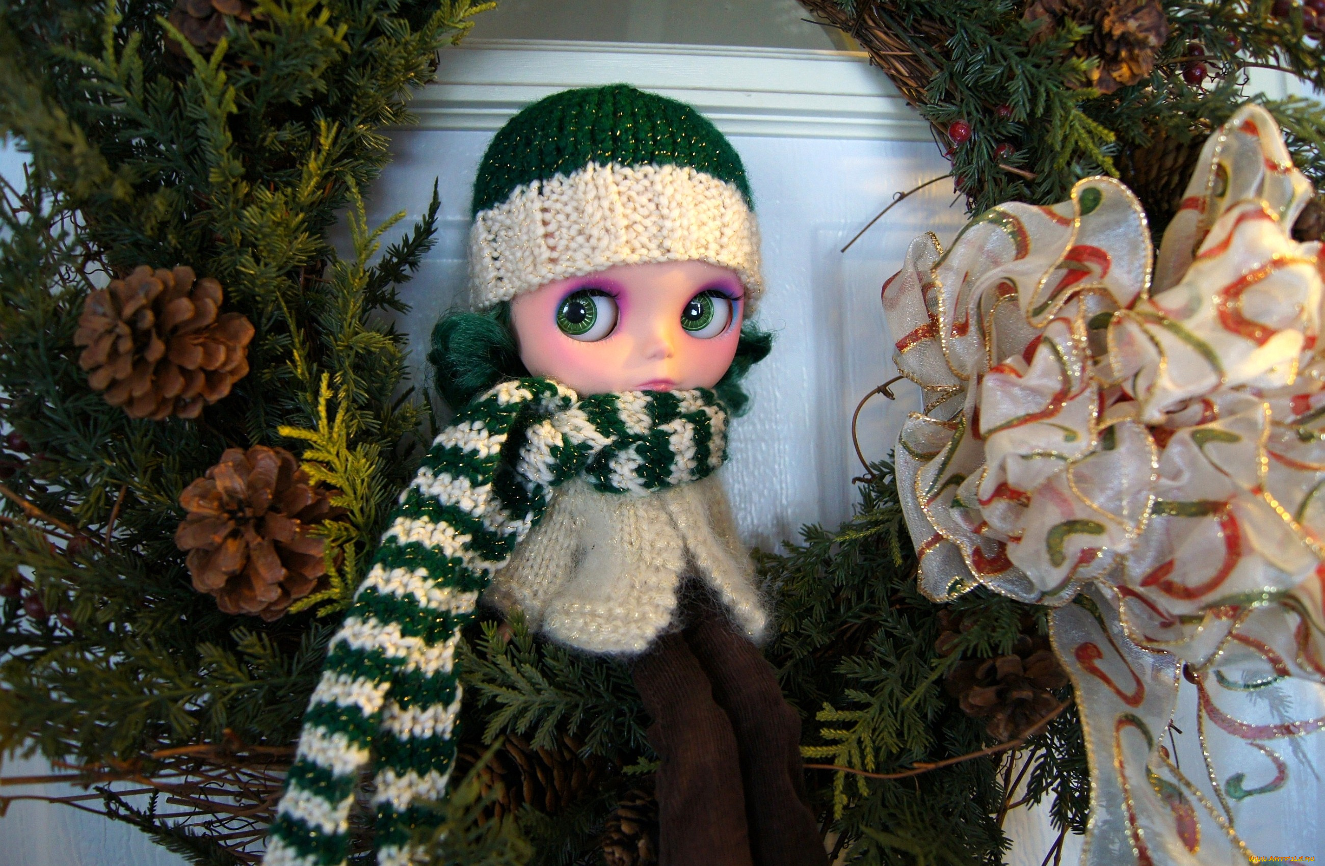 разное, игрушки, кукла, бант, еловые, ветки, шишки, шарфик, шапочка