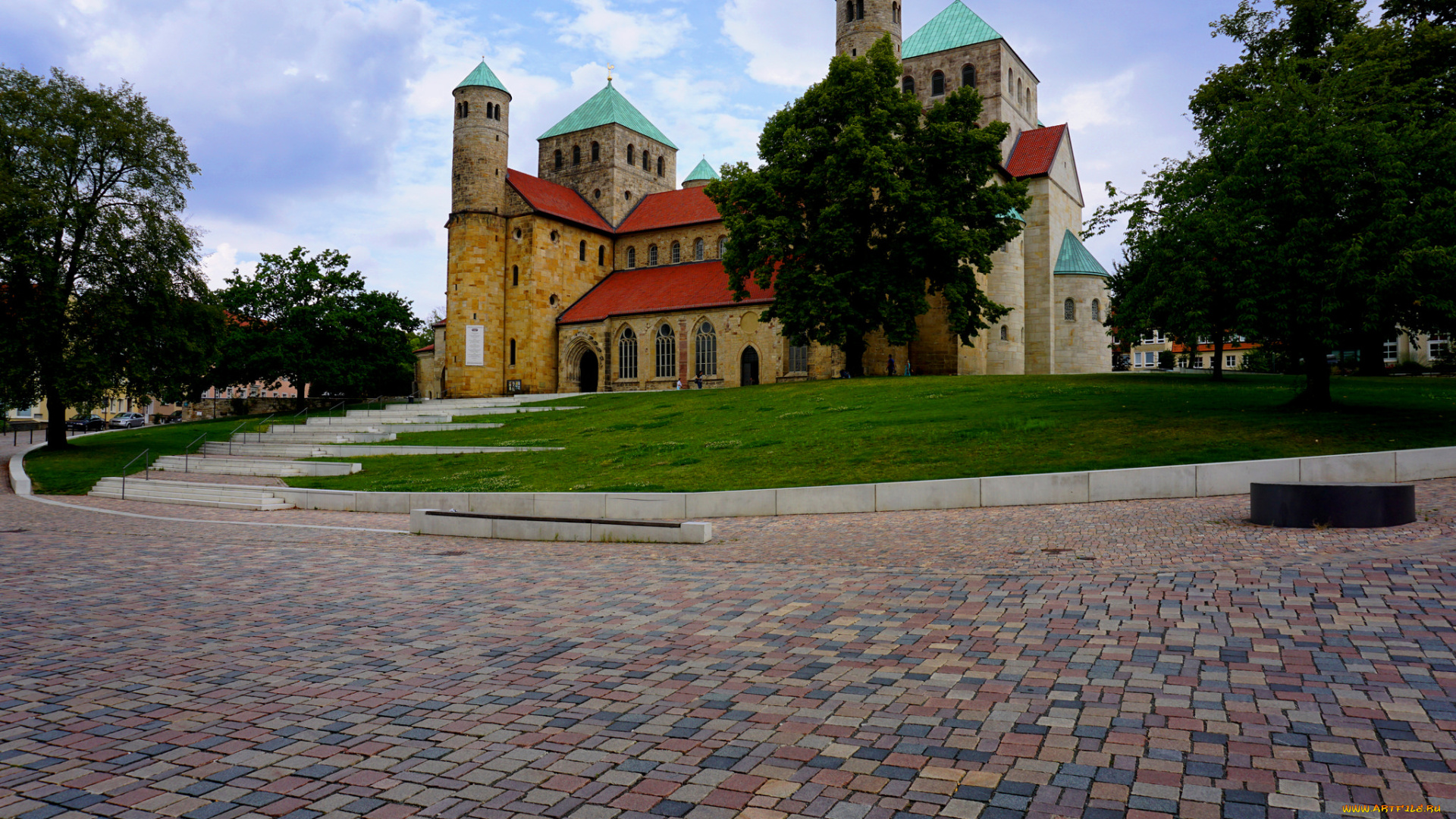 hildesheim, st, , michael`s, church, города, -, католические, соборы, , костелы, , аббатства, площадь, газон, храм